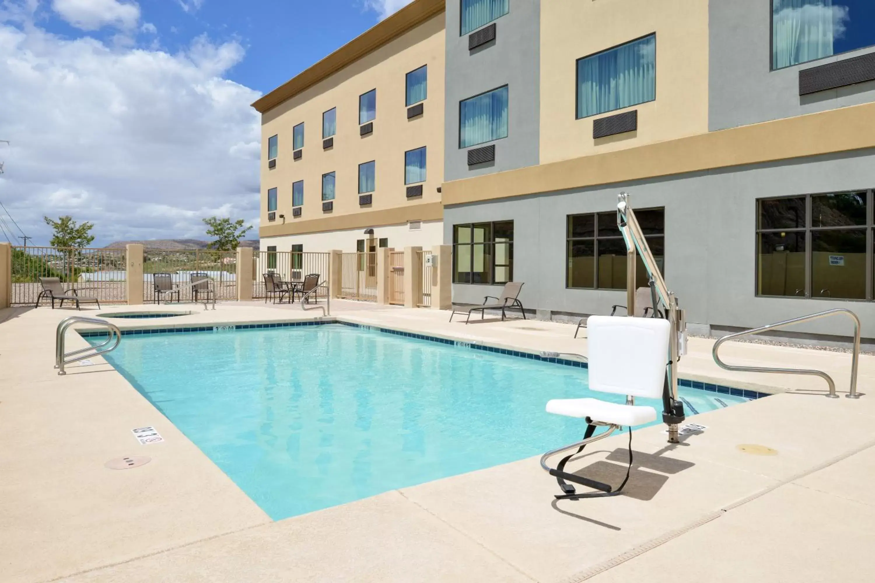 Swimming Pool in Holiday Inn Express & Suites Globe, an IHG Hotel