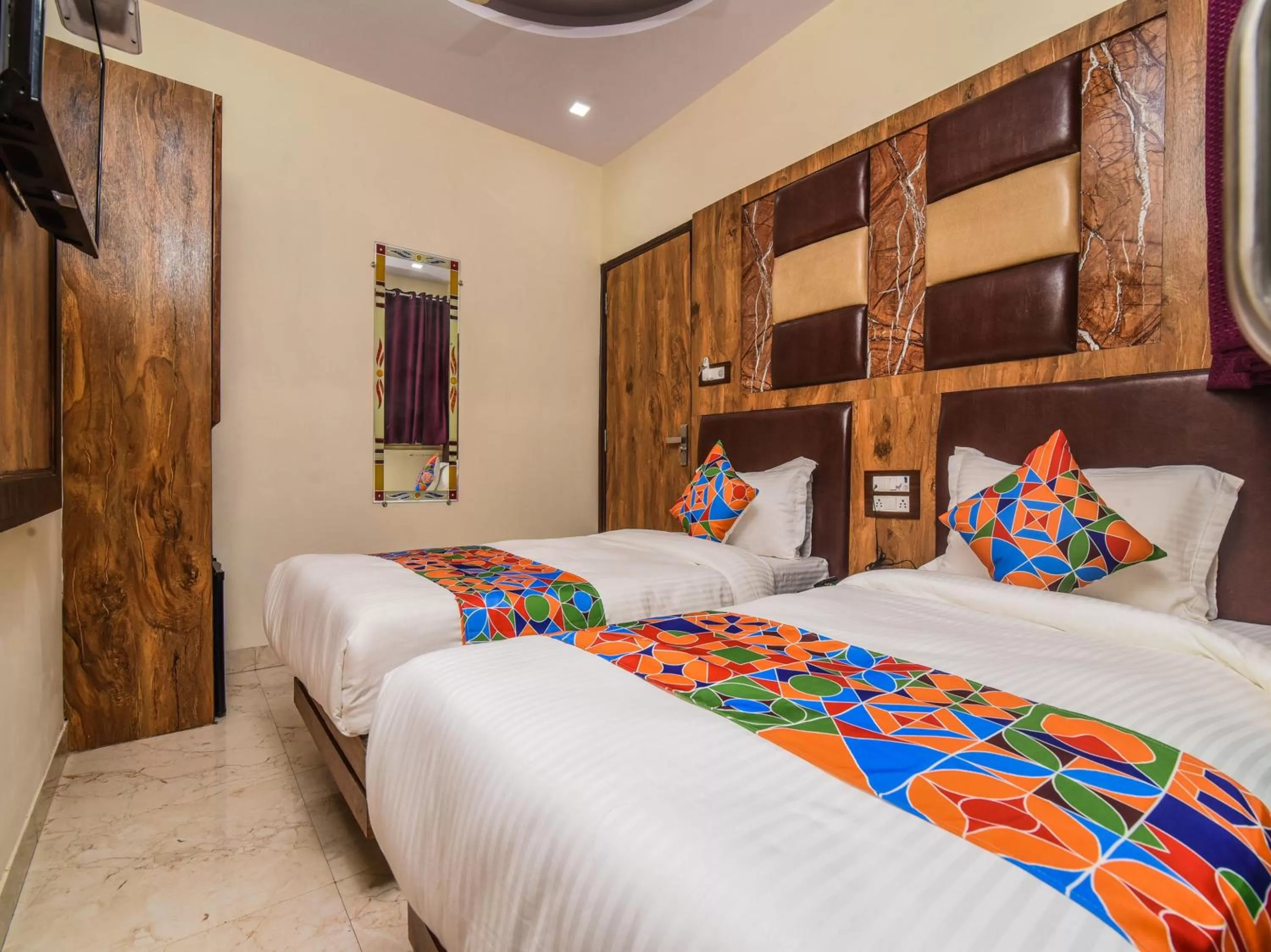 Bedroom, Bed in Hotel Dollar Inn