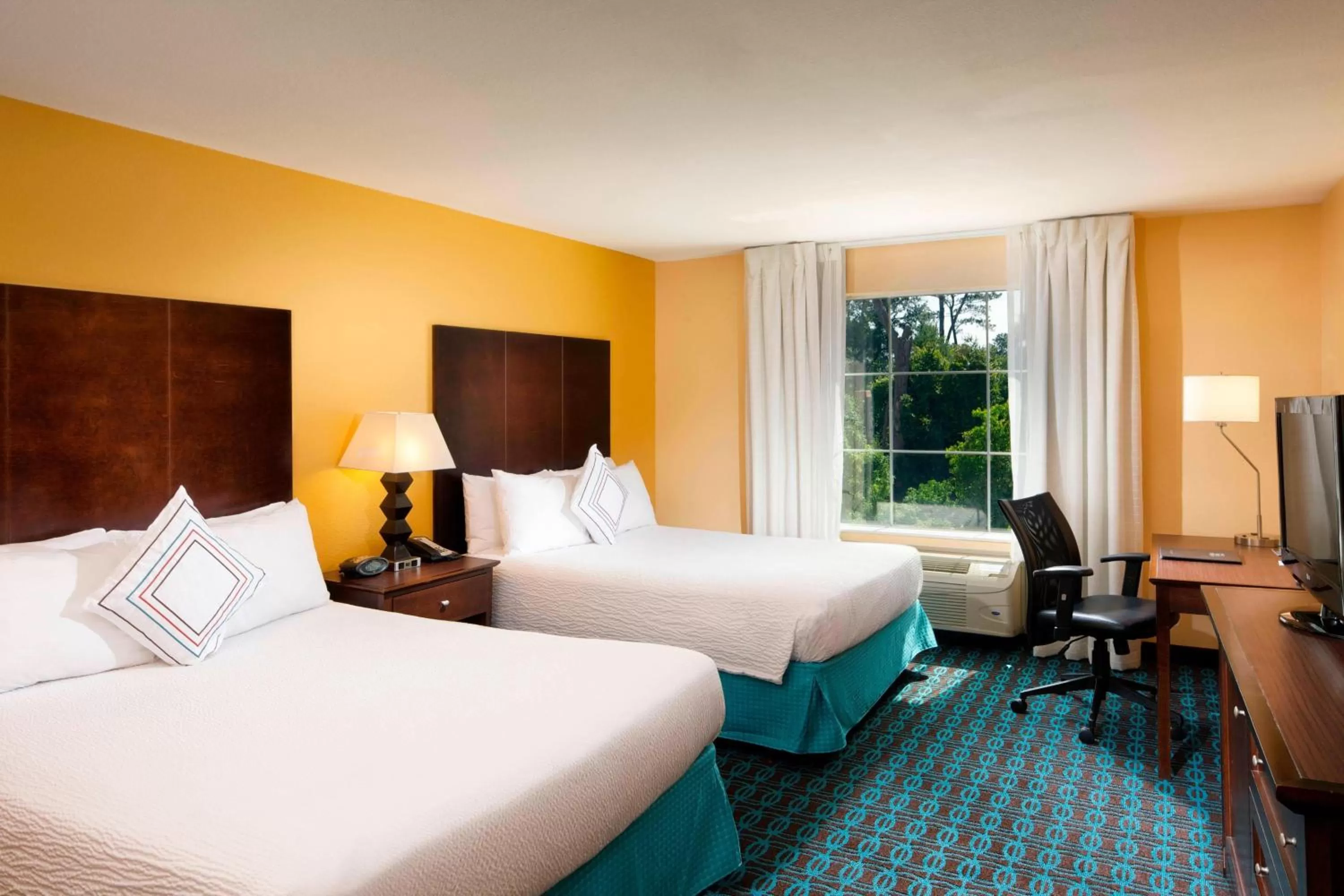 Photo of the whole room, Bed in Fairfield Inn & Suites Houston Intercontinental Airport