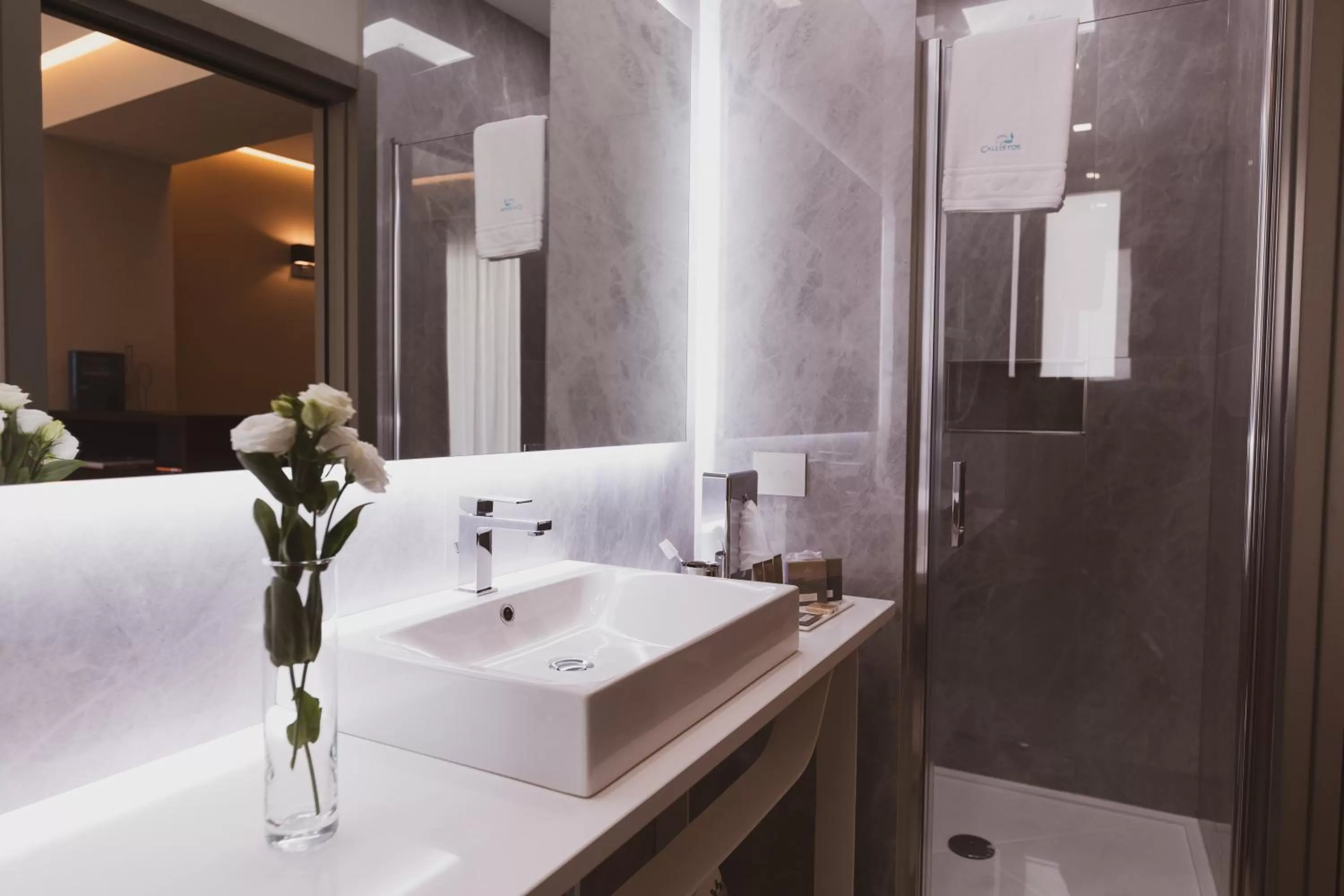 Shower in Callistos Hotel & Spa