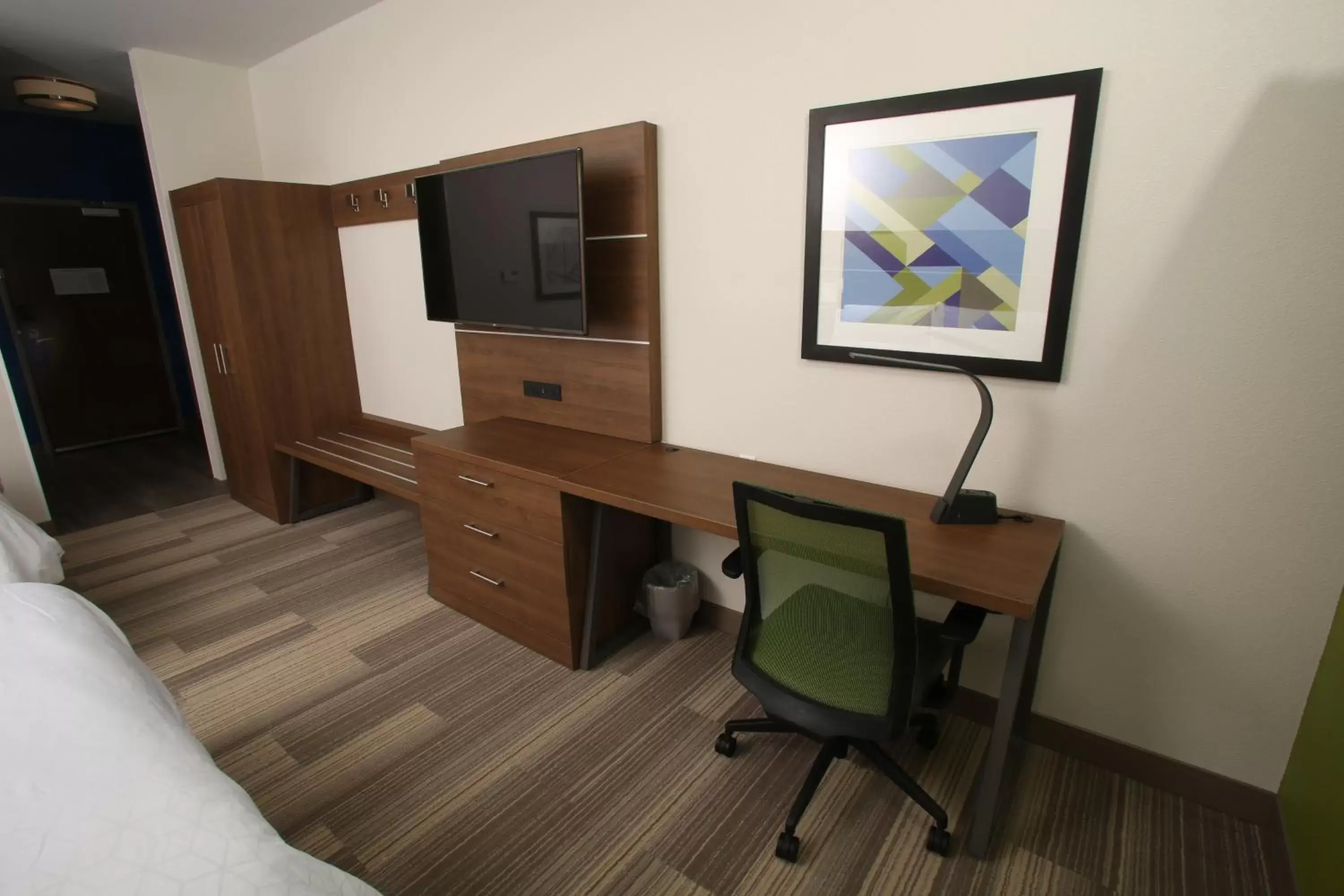 Bedroom, TV/Entertainment Center in Holiday Inn Express - McCook, an IHG Hotel