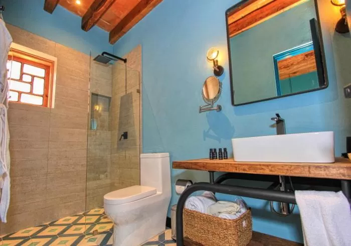 Antigua Trece Hotel Fusión