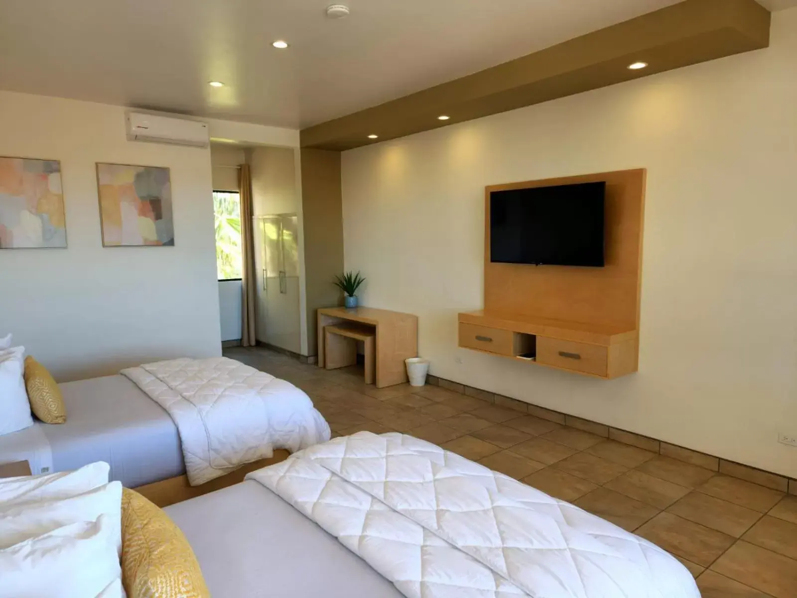 Communal lounge/ TV room, Bed in Hotel Paraiso Las Palmas
