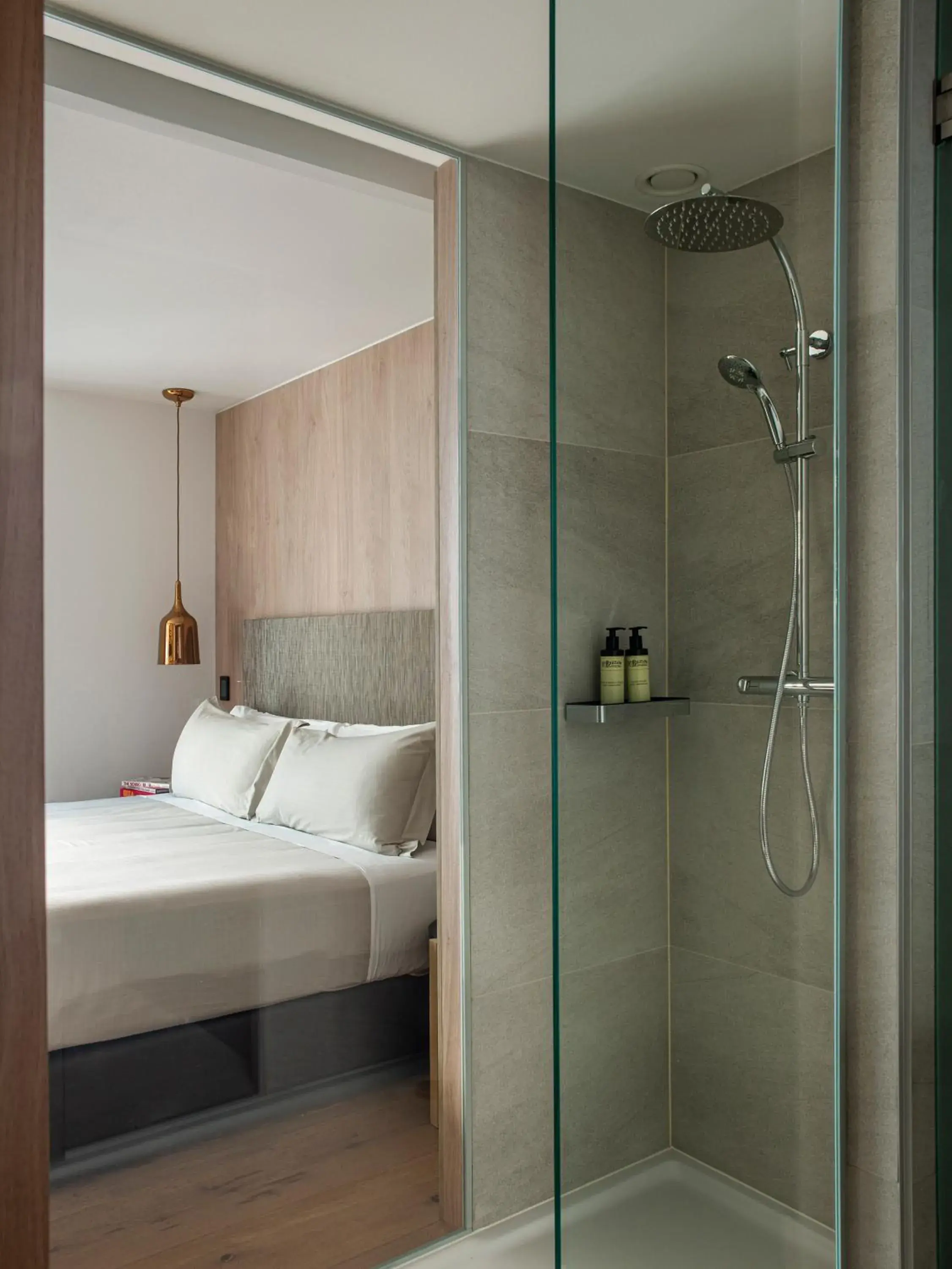 Bed, Bathroom in ME Barcelona