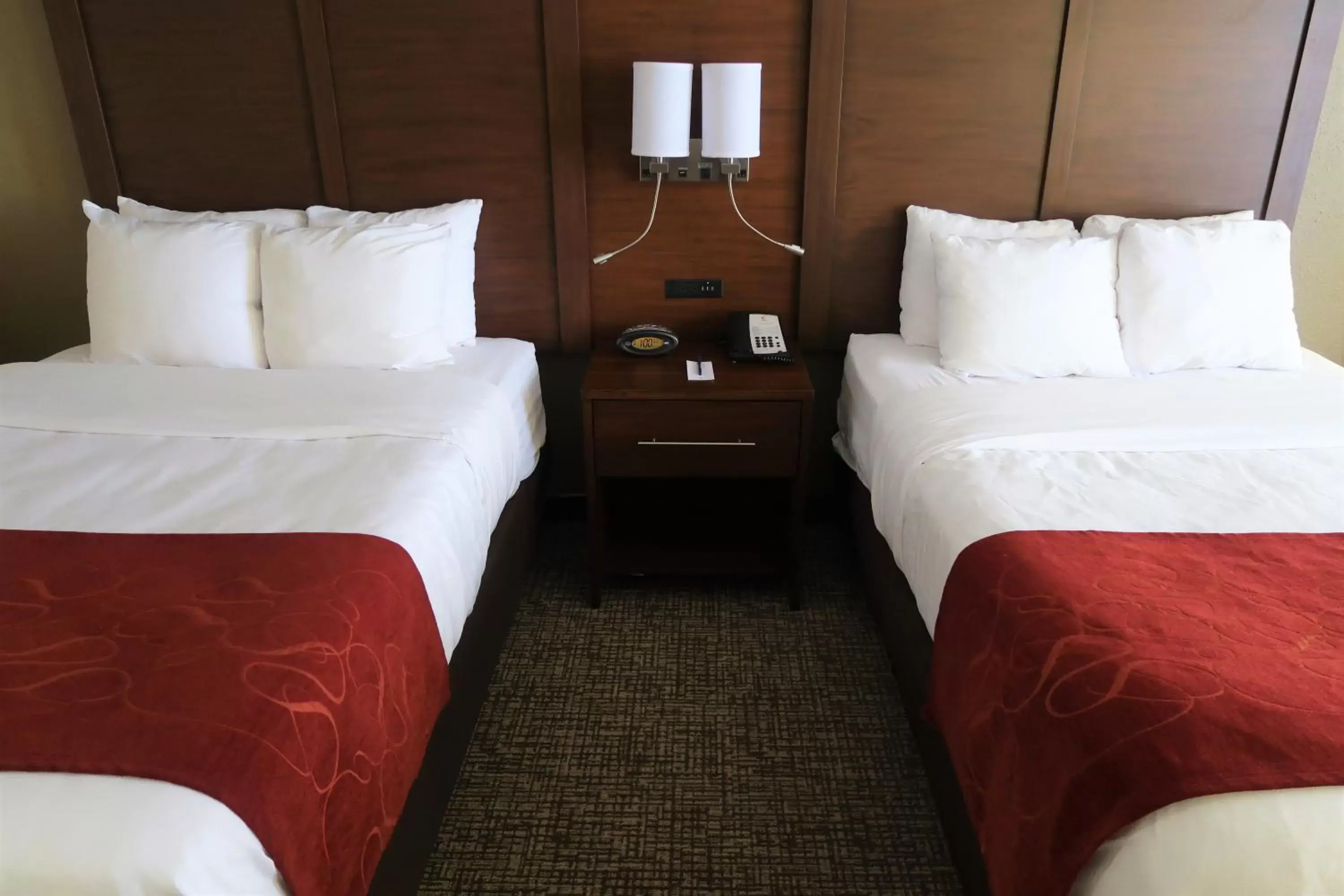 Bed in Comfort Suites Pittsburgh Airport Bed in Comfort Suites Pittsburgh Airport