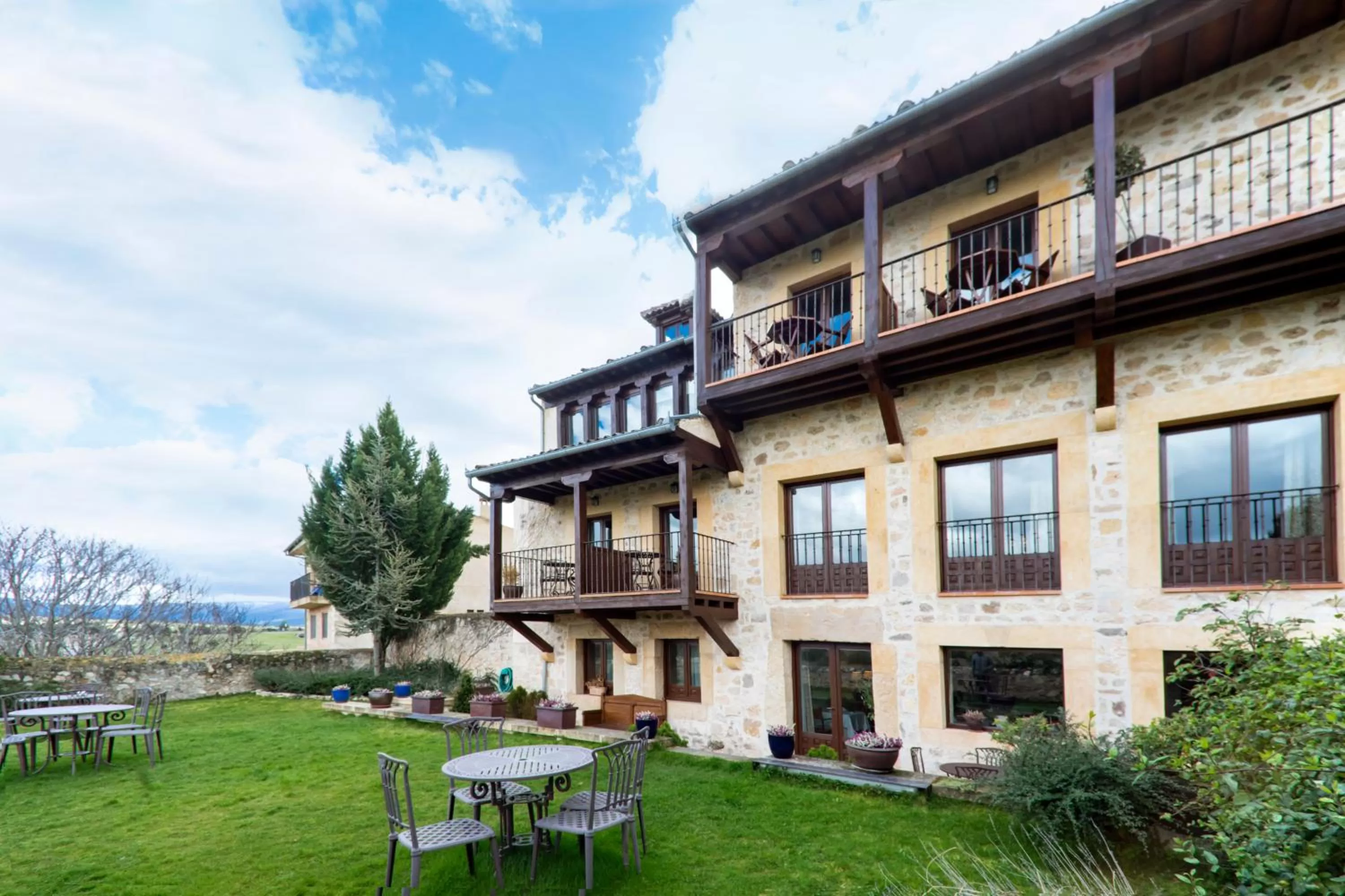 Property building in Hospederia de Santo Domingo