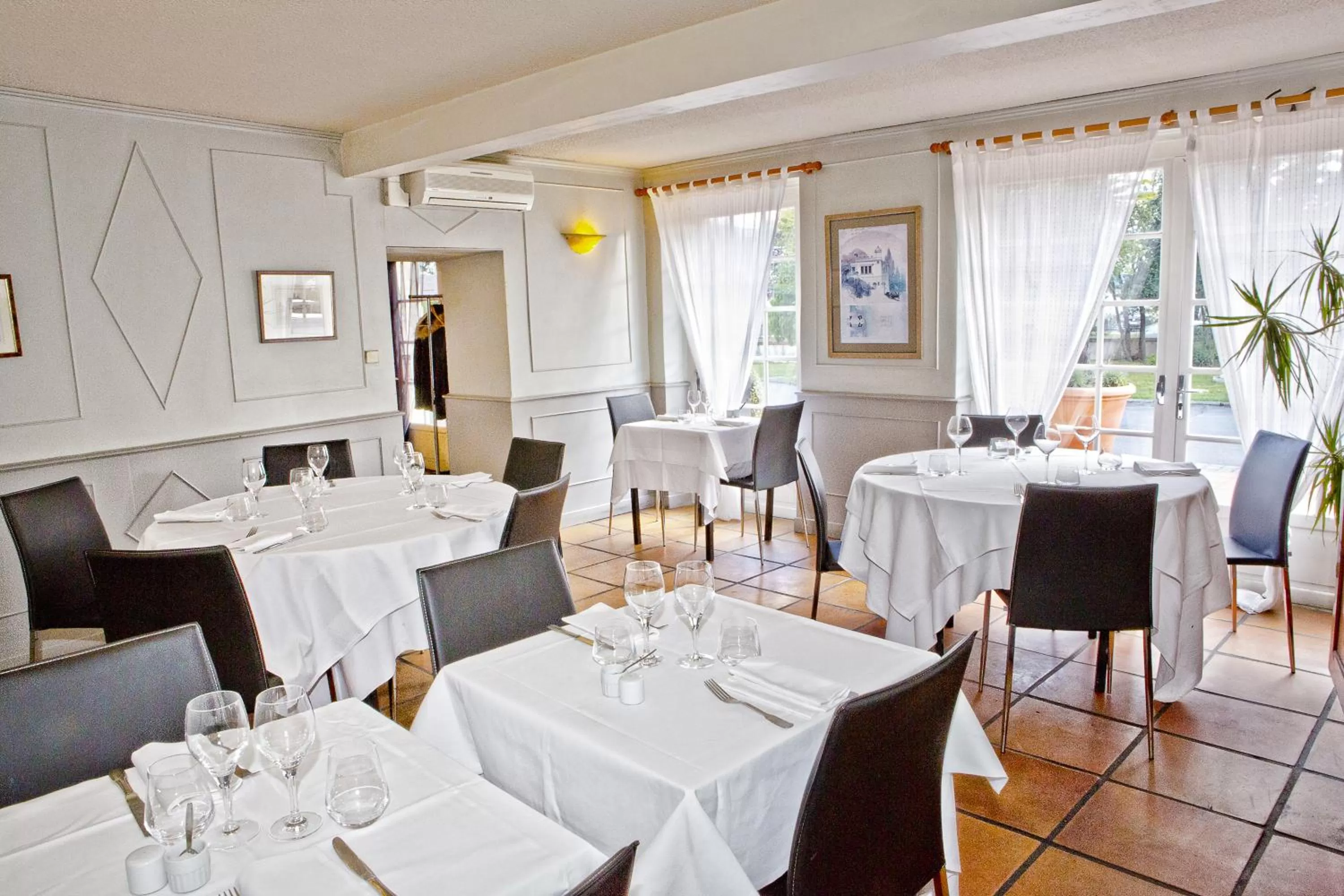 Restaurant/places to eat in Best Western Plus Le Canard sur le Toit