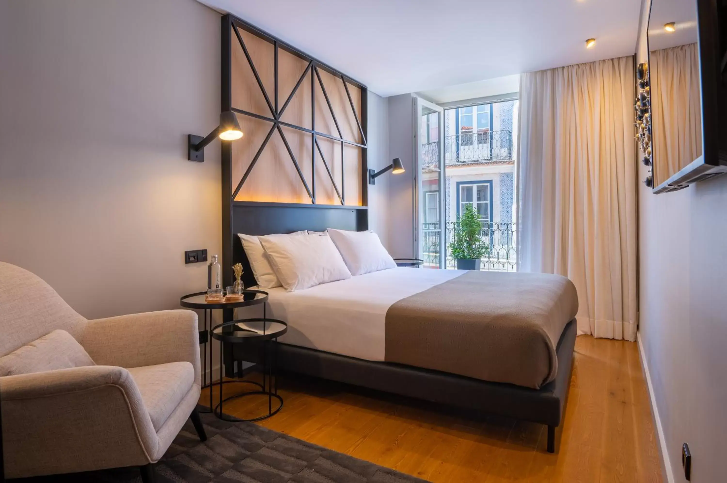 Bedroom, Bed in Ferraria XVI FLH Hotels Lisboa