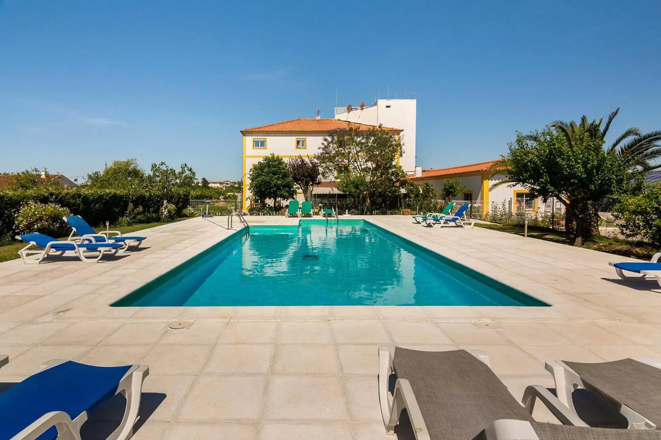 Swimming Pool in Graca Hotel