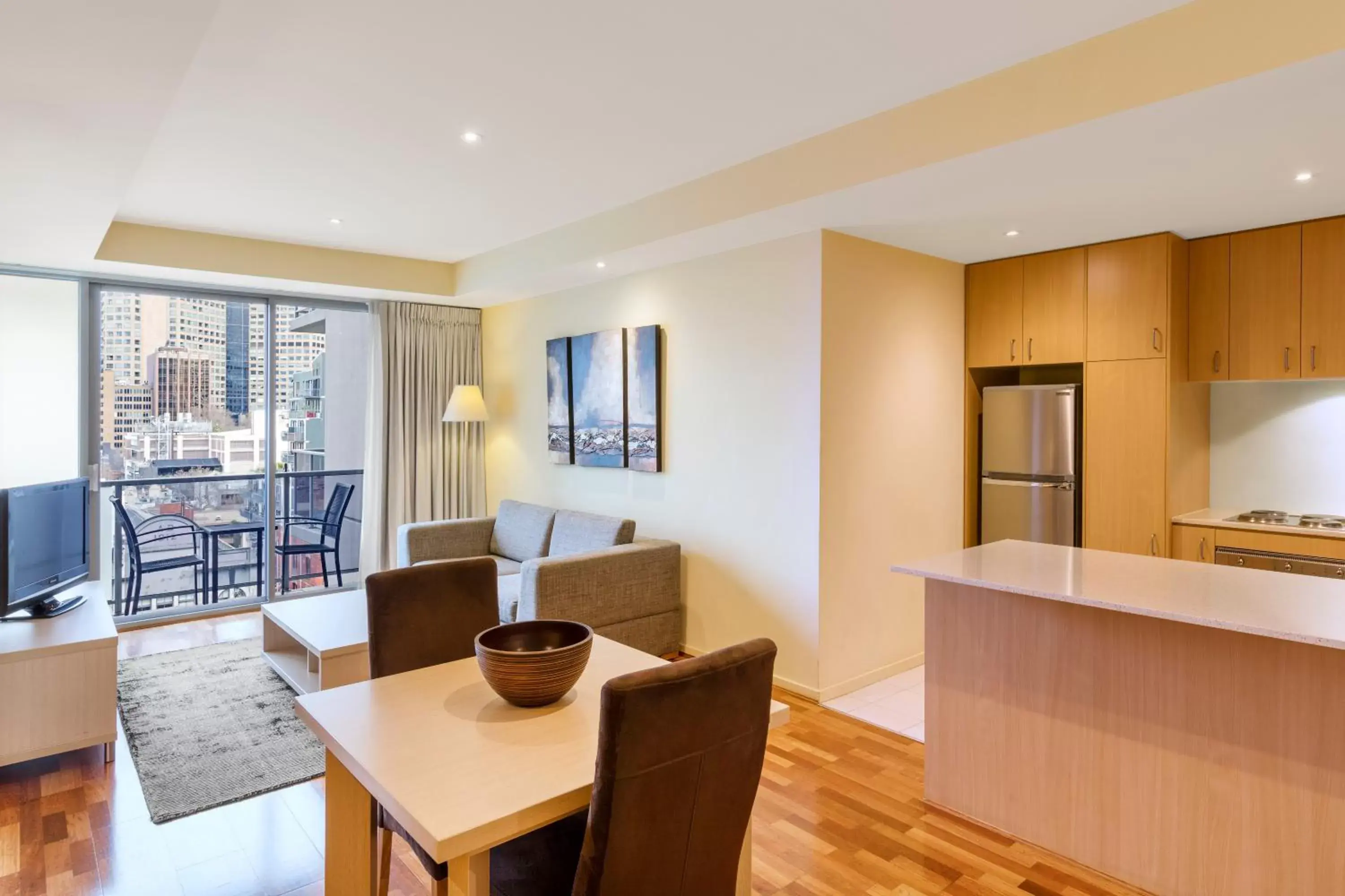 Living room, Seating Area in Oaks Melbourne on Lonsdale Suites