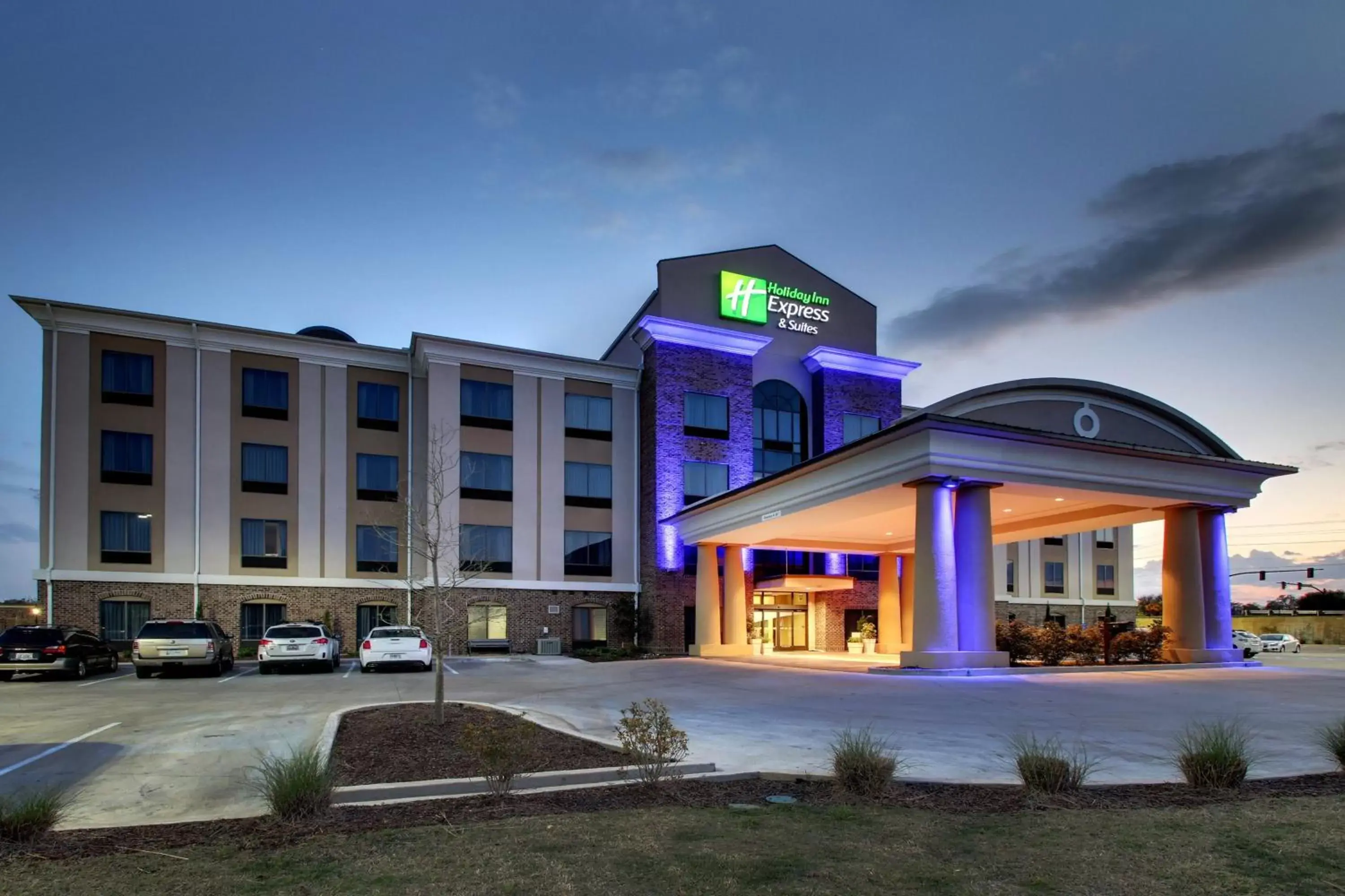 Property Building in Holiday Inn Express Natchez South West, an IHG Hotel