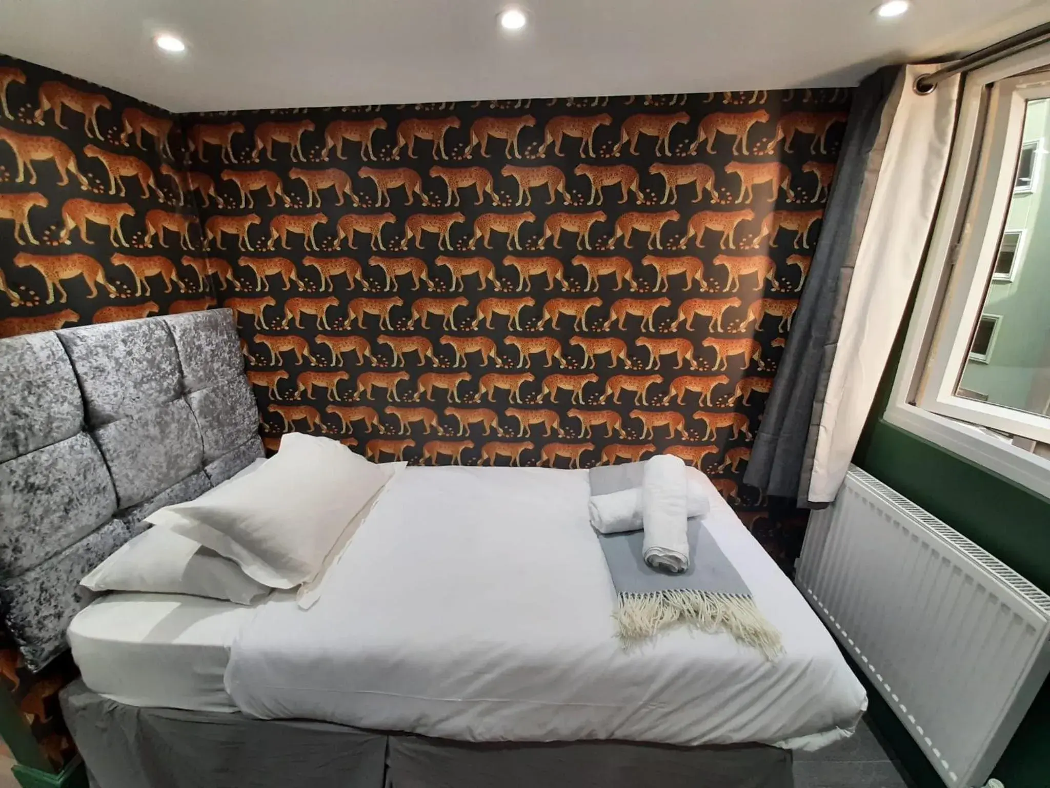 Bedroom, Bed in The Melville Hotel by Rokxy- Kings Cross