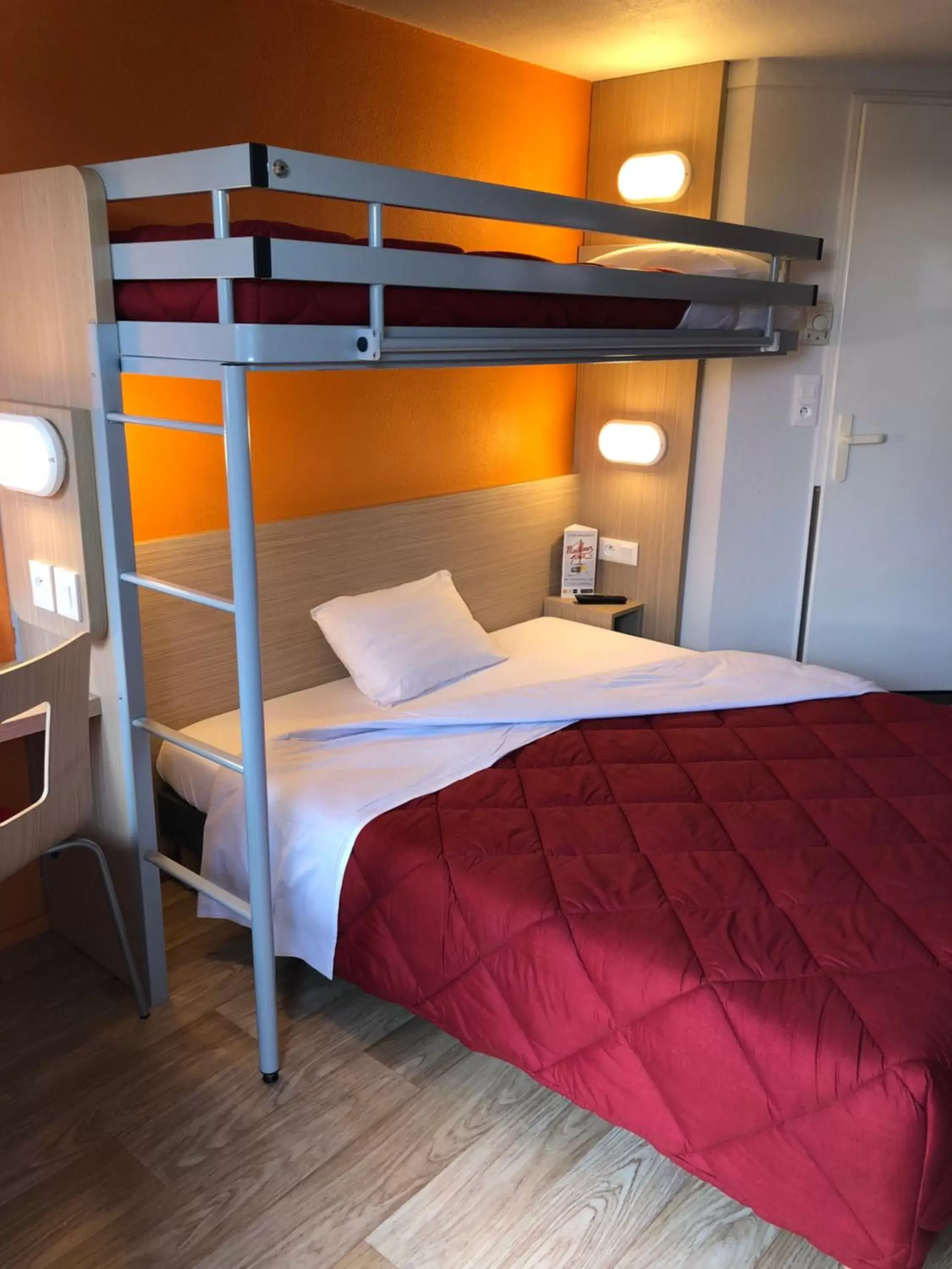 Photo of the whole room, Bunk Bed in Premiere Classe Perpignan Sud