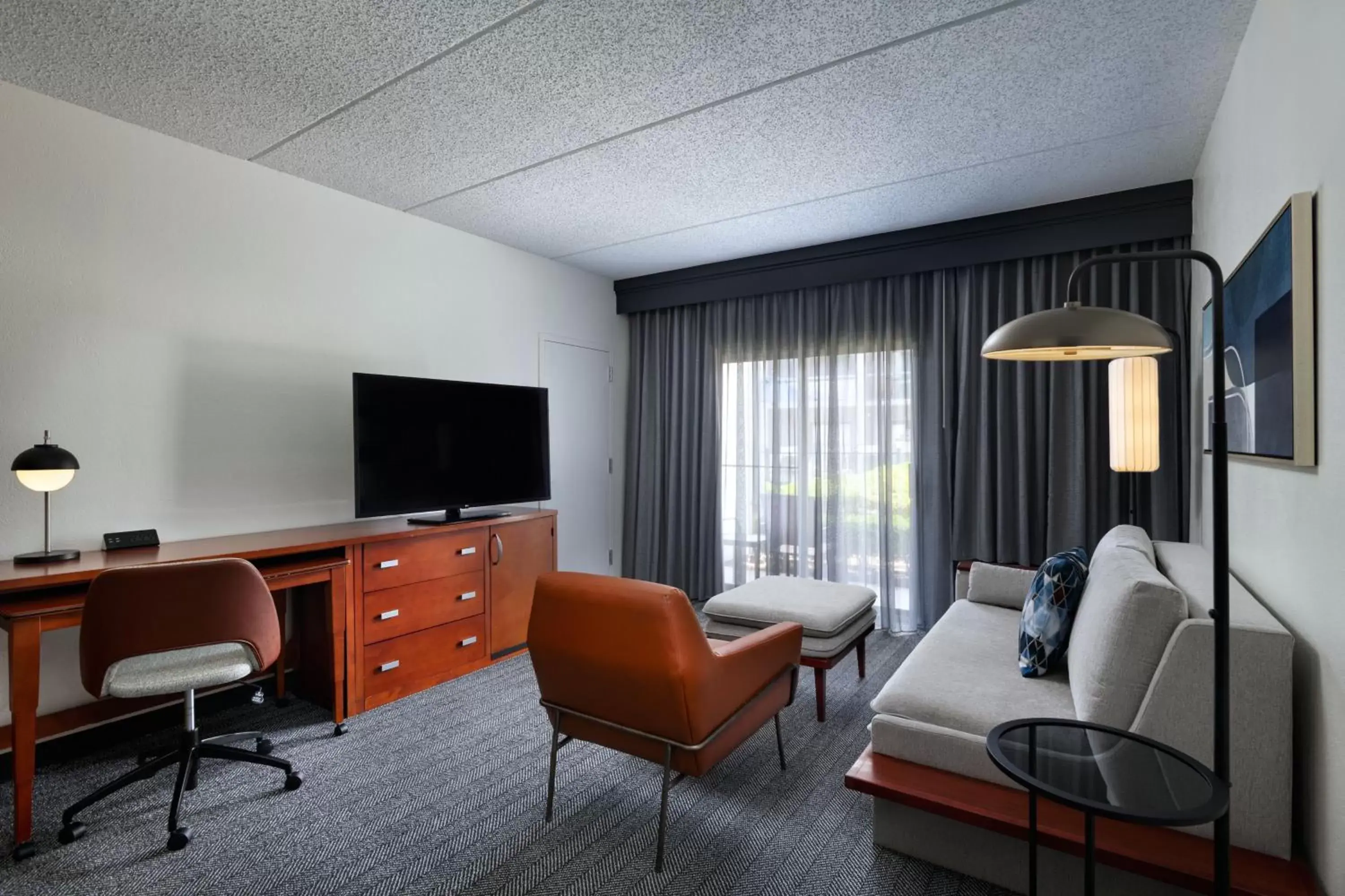 Living room, Seating Area in Courtyard by Marriott San Antonio Downtown