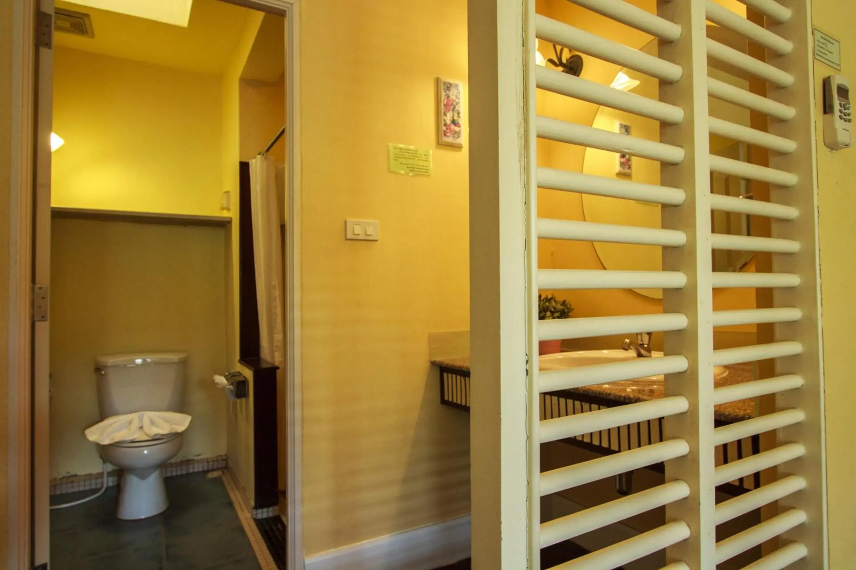 Decorative detail, Bathroom in Brookside Valley Resort