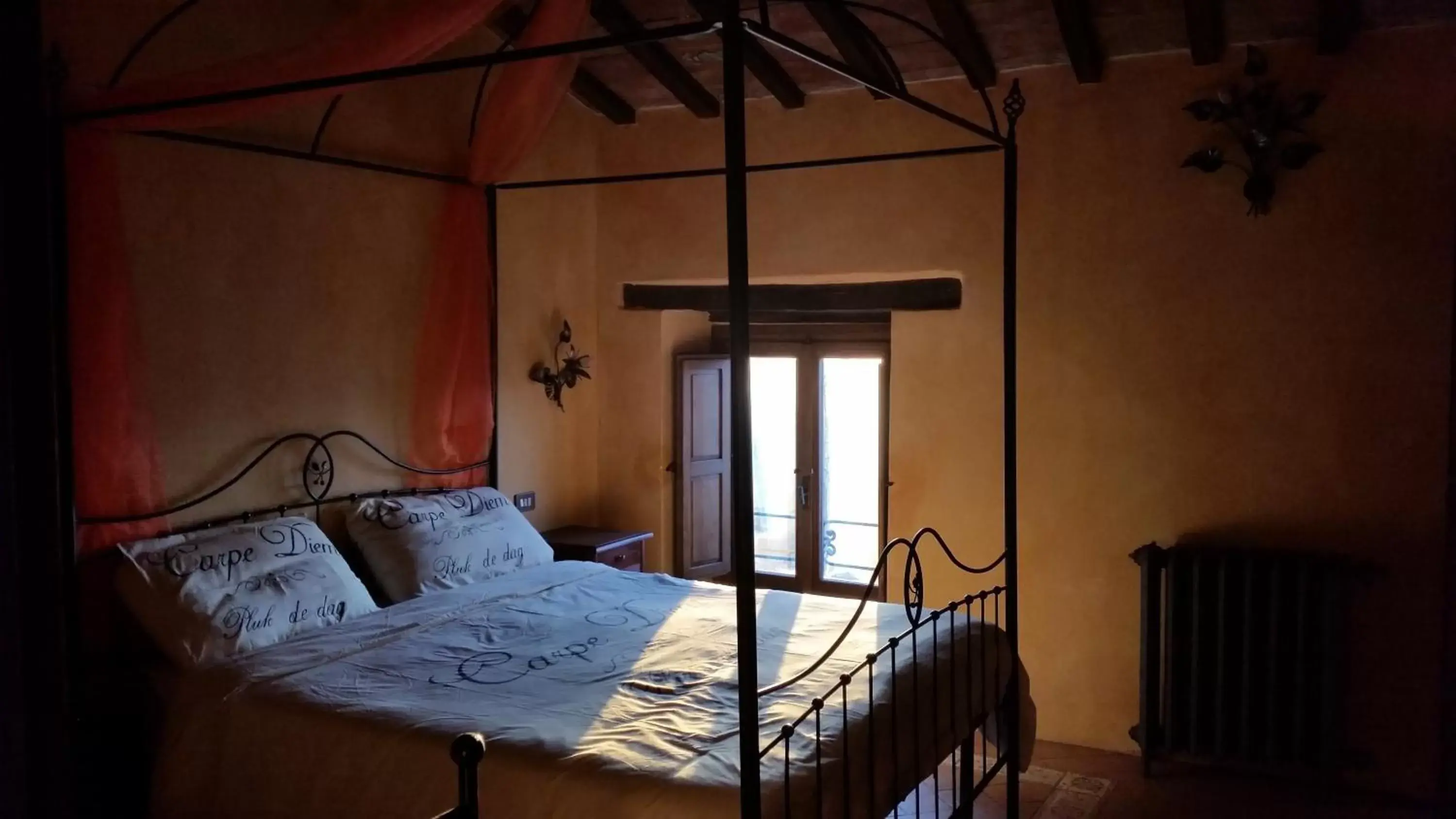 Bed in Castello Di Giomici