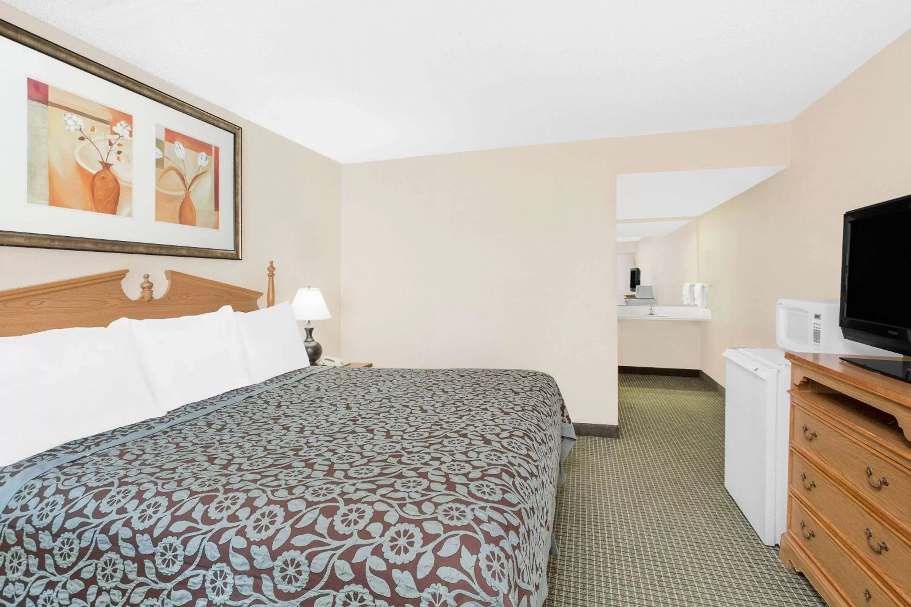 Photo of the whole room, Bed in Days Inn by Wyndham Attalla