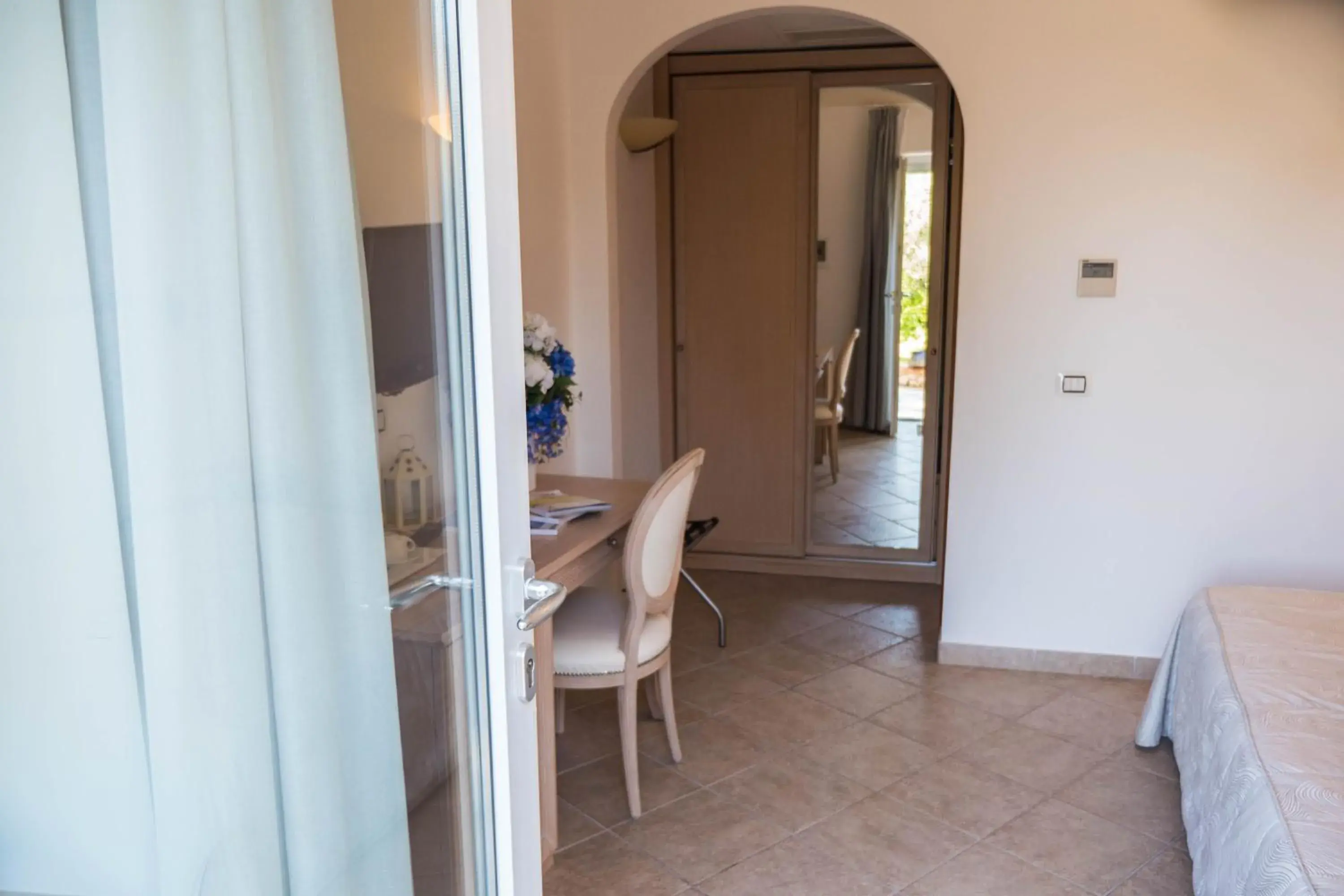 Photo of the whole room, Dining Area in Hotel Villa Ceselle