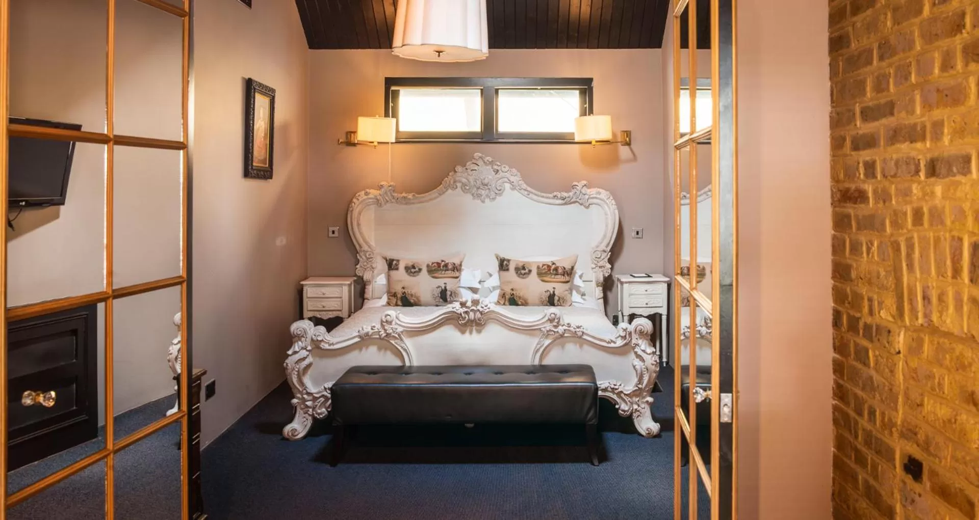 Bedroom, Bed in 11 Cadogan Gardens and The Apartments by Iconic Luxury Hotels