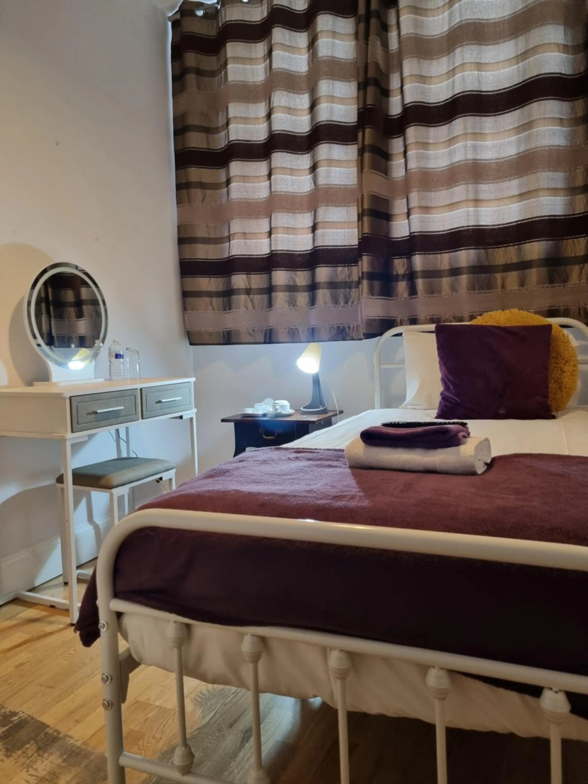 Bed in The Windmill Hotel