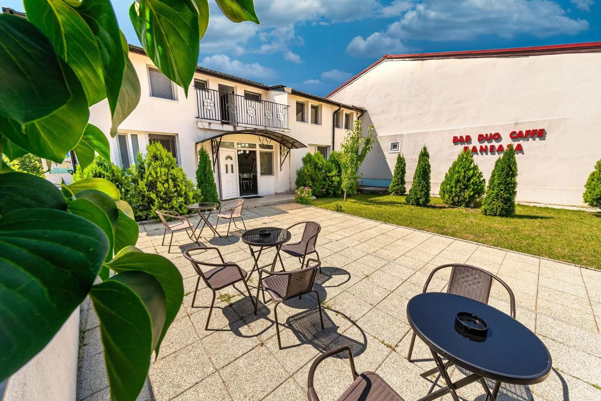 Property Building in B&B Duo Caffe Baneasa