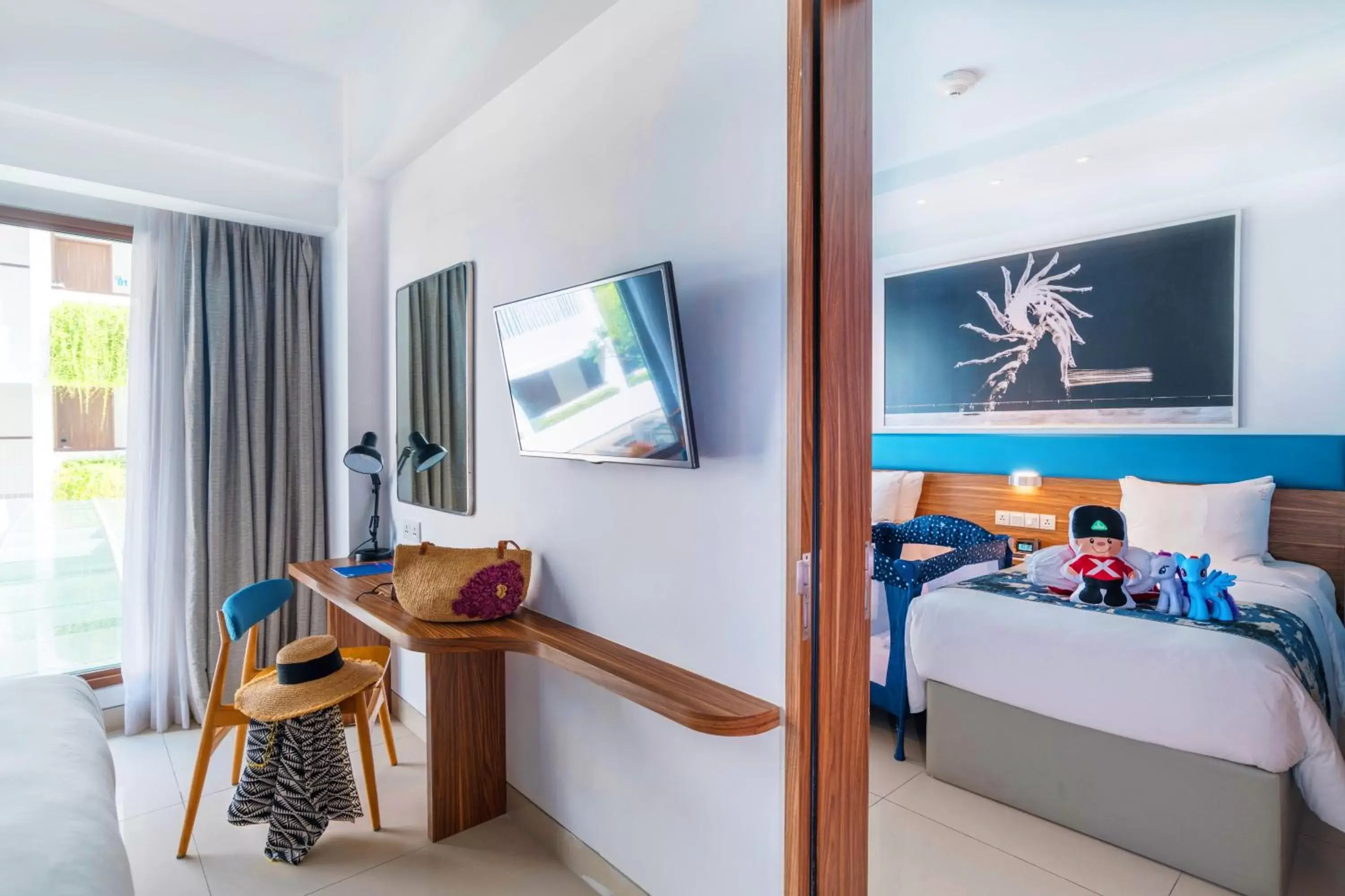Bedroom, TV/Entertainment Center in Holiday Inn Express Baruna, an IHG Hotel