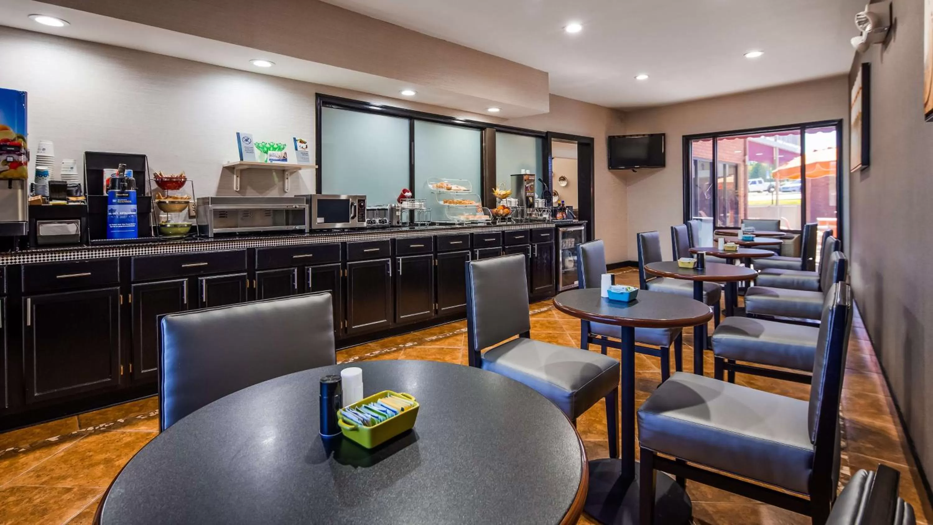 Restaurant/places to eat in Best Western Jacksonville near Little Rock Air Force Base