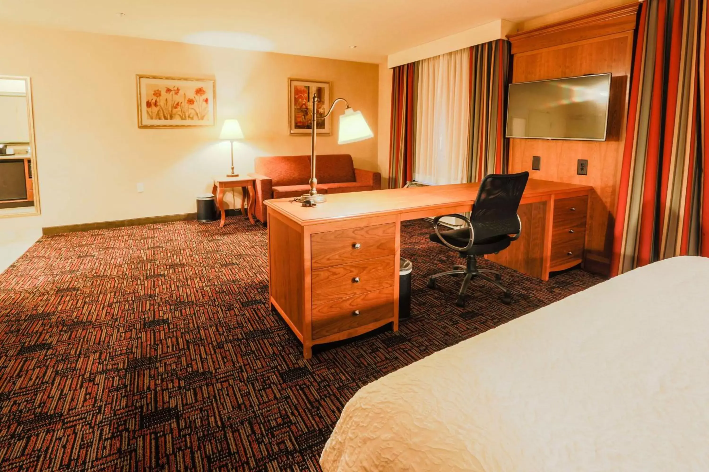 Living room, Seating Area in Hampton Inn & Suites Tomball