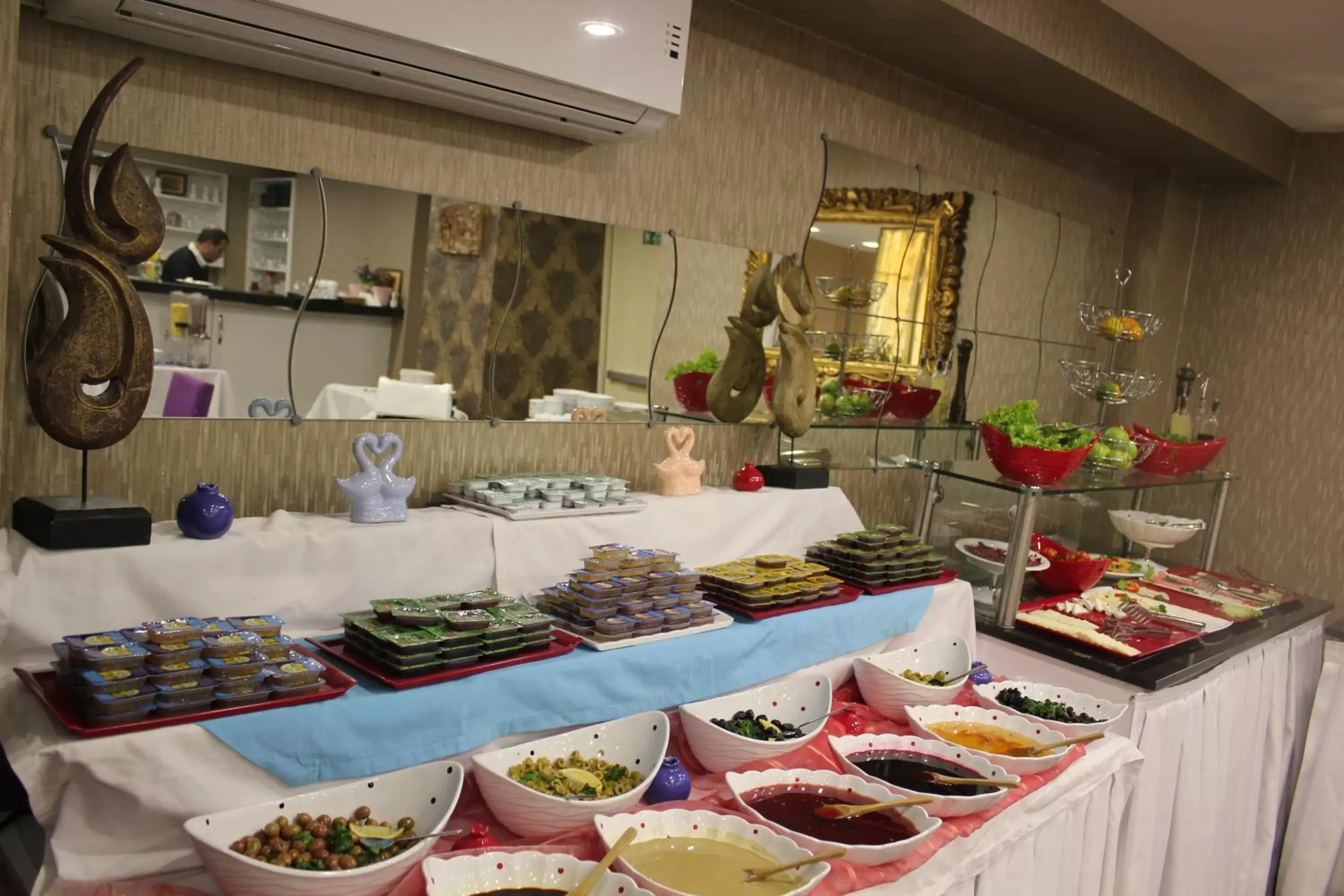 Dining area in Diamond Royal Hotel