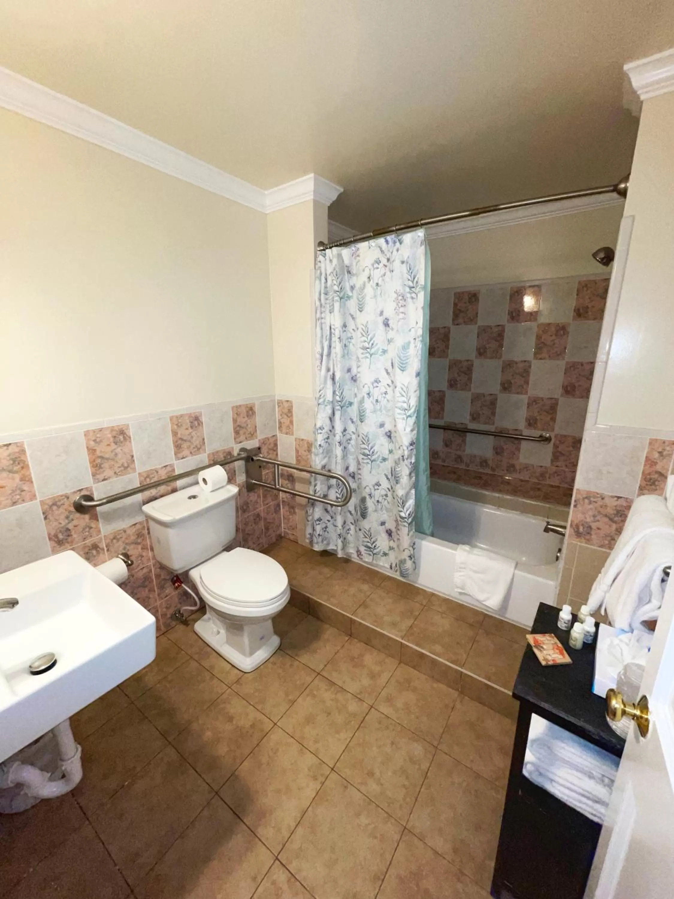 Bathroom in The Casablanca Hotel