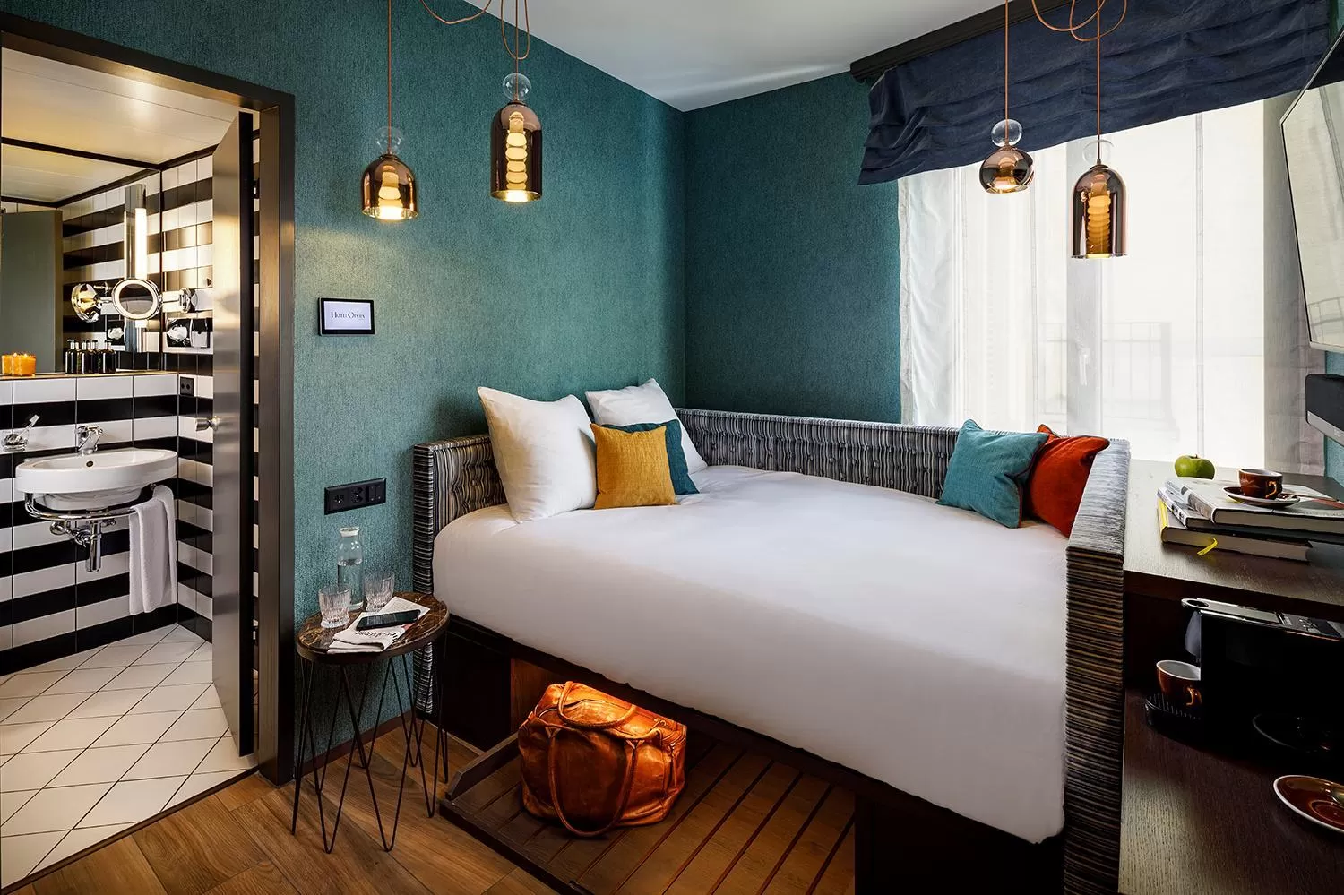 Bedroom, Bed in Opera Hotel Zürich