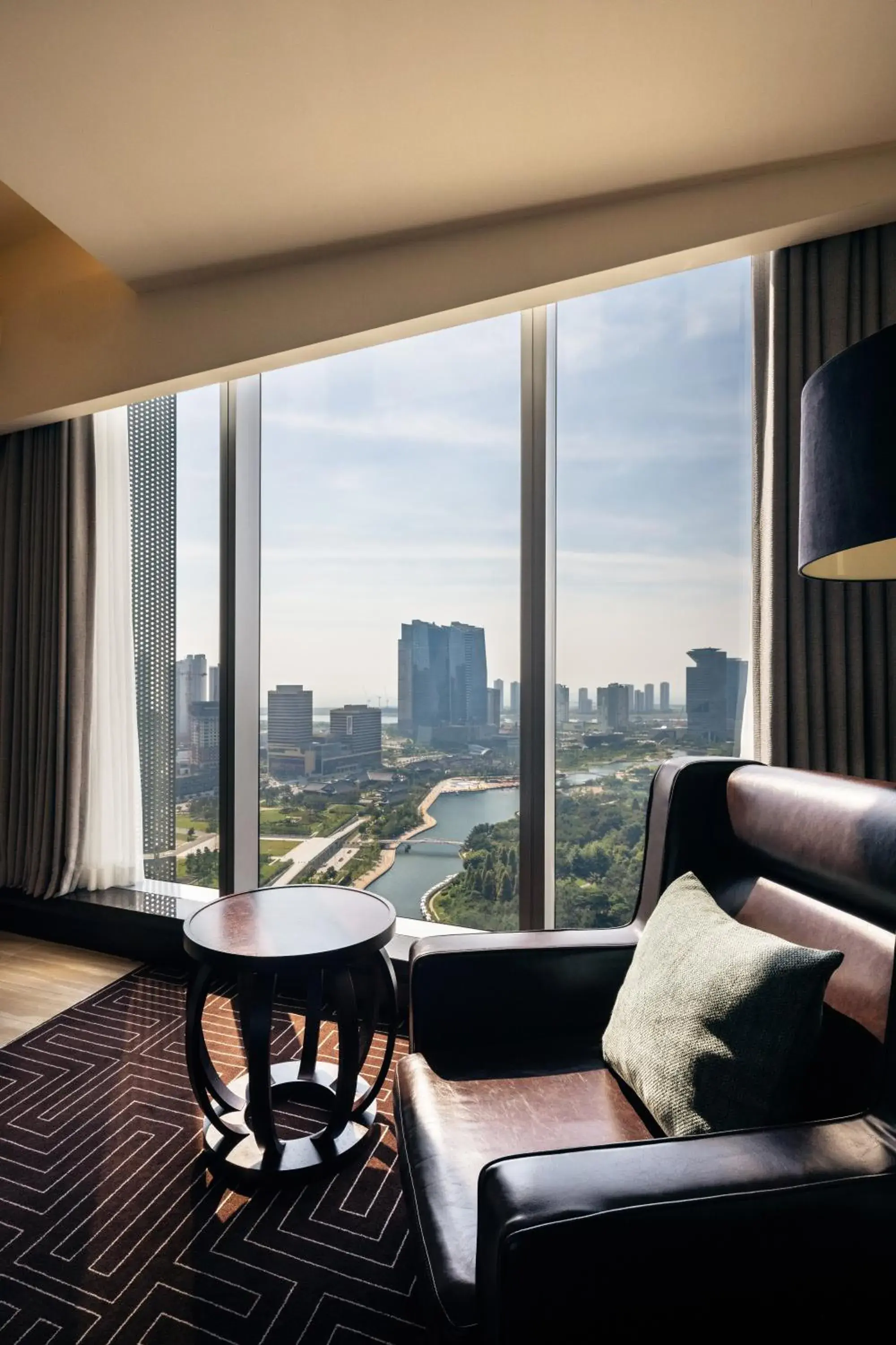 Garden view, Seating Area in Sheraton Grand Incheon Hotel