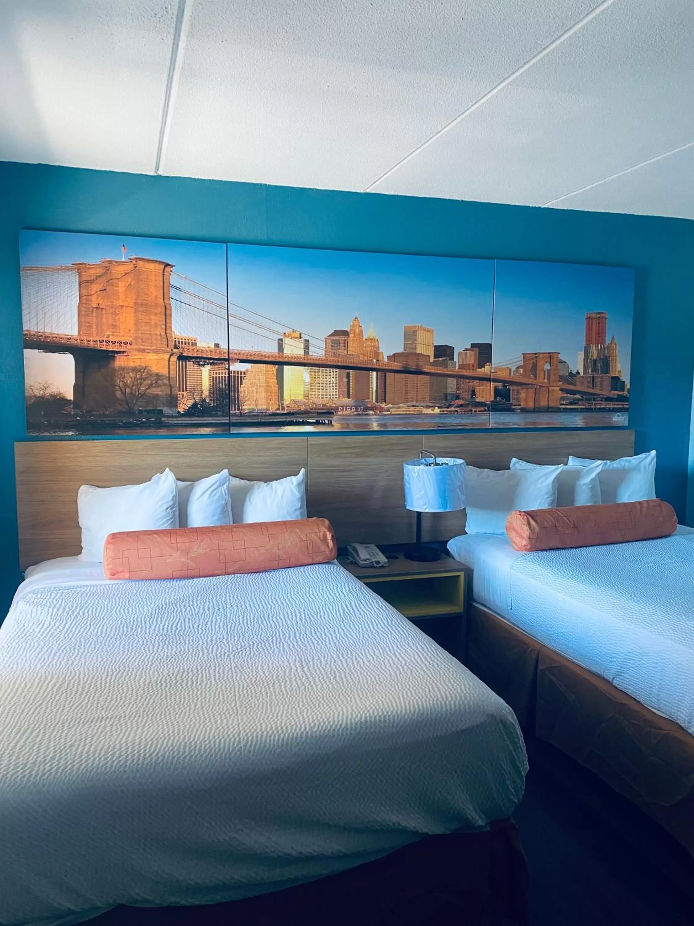 Bed in Days Inn by Wyndham Queensbury/Lake George