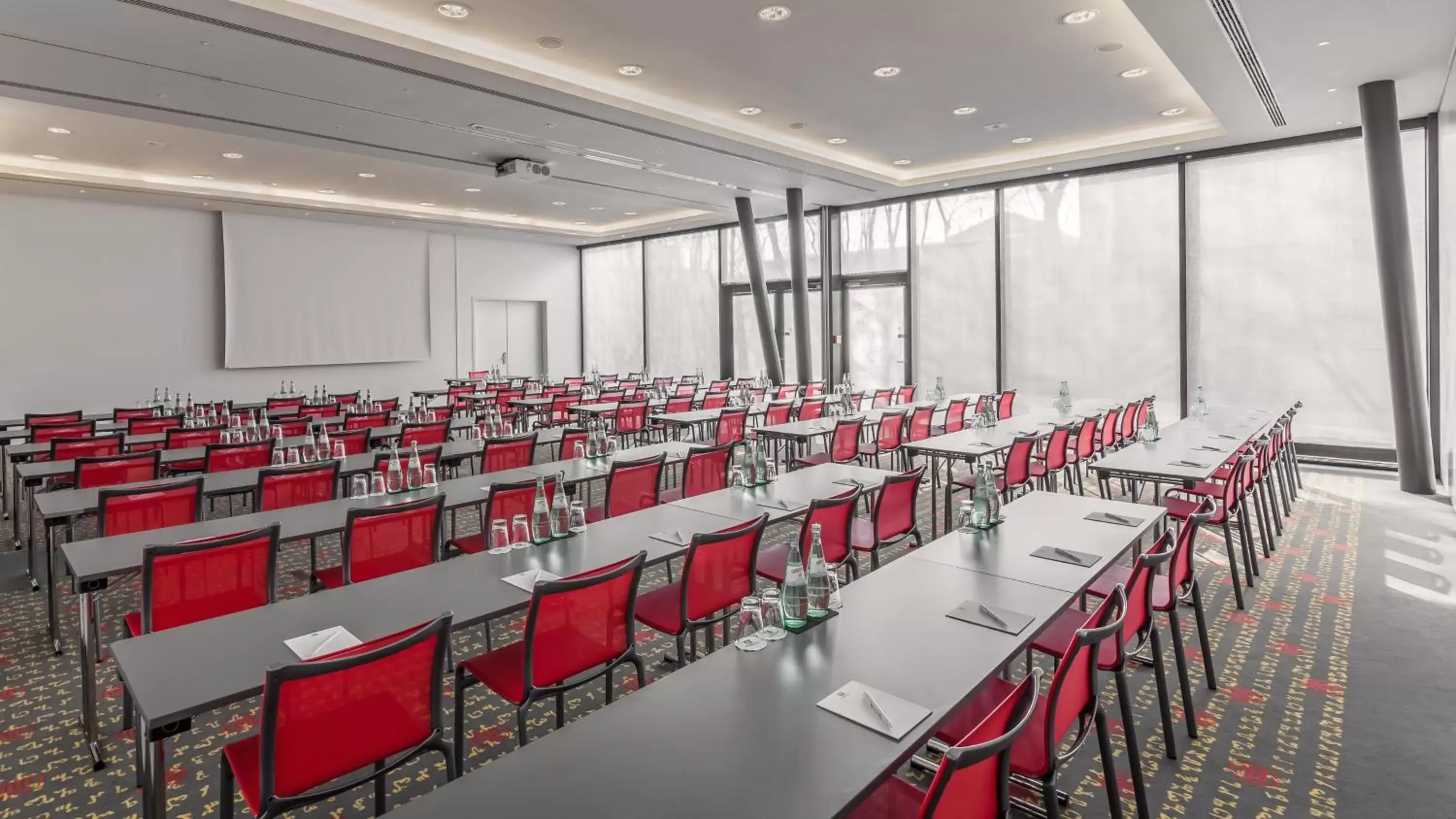 Meeting/conference room in Holiday Inn Munich - Westpark, an IHG Hotel