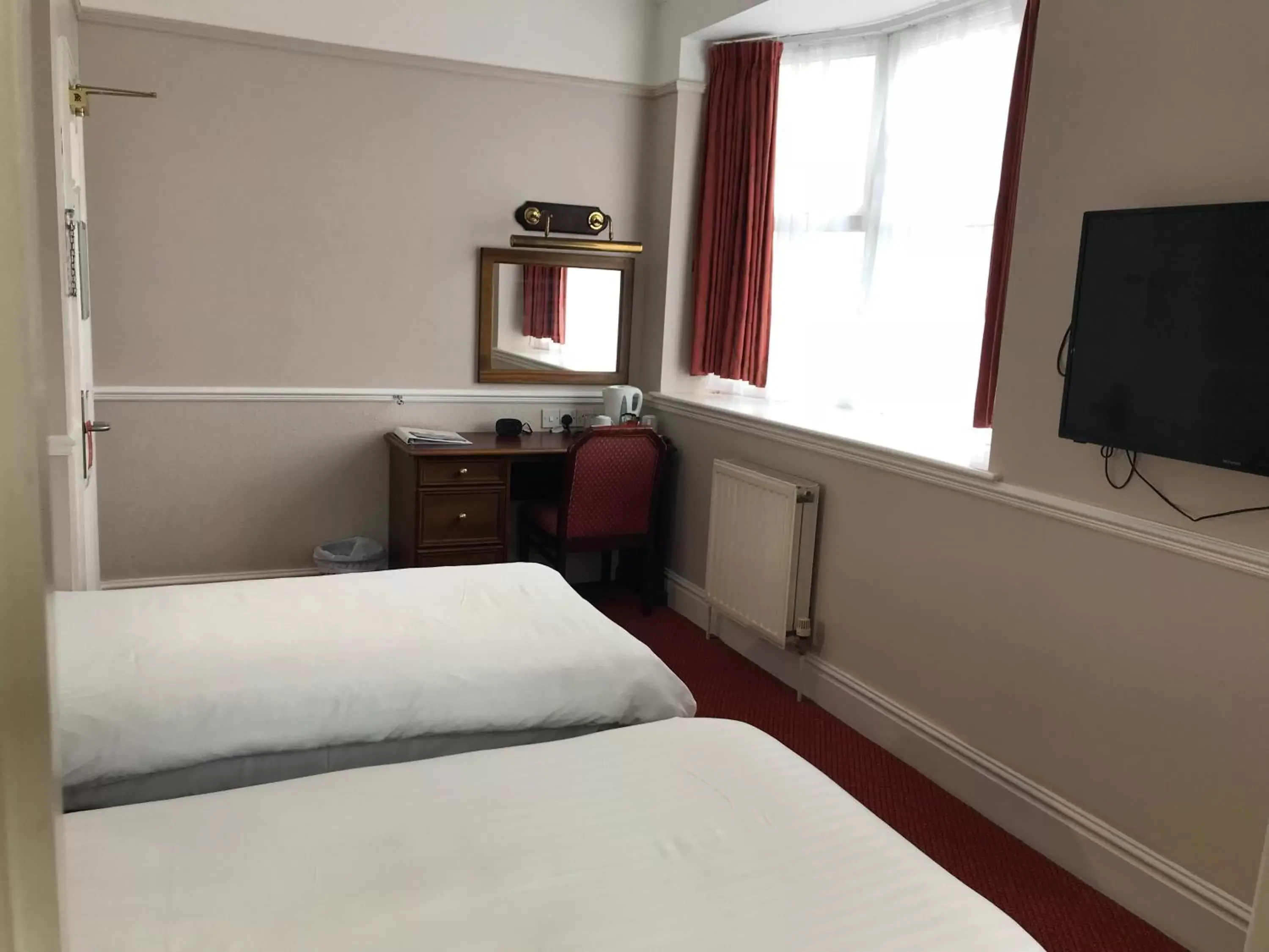 Coffee/tea facilities, Bed in Best Western Hotel Hatfield