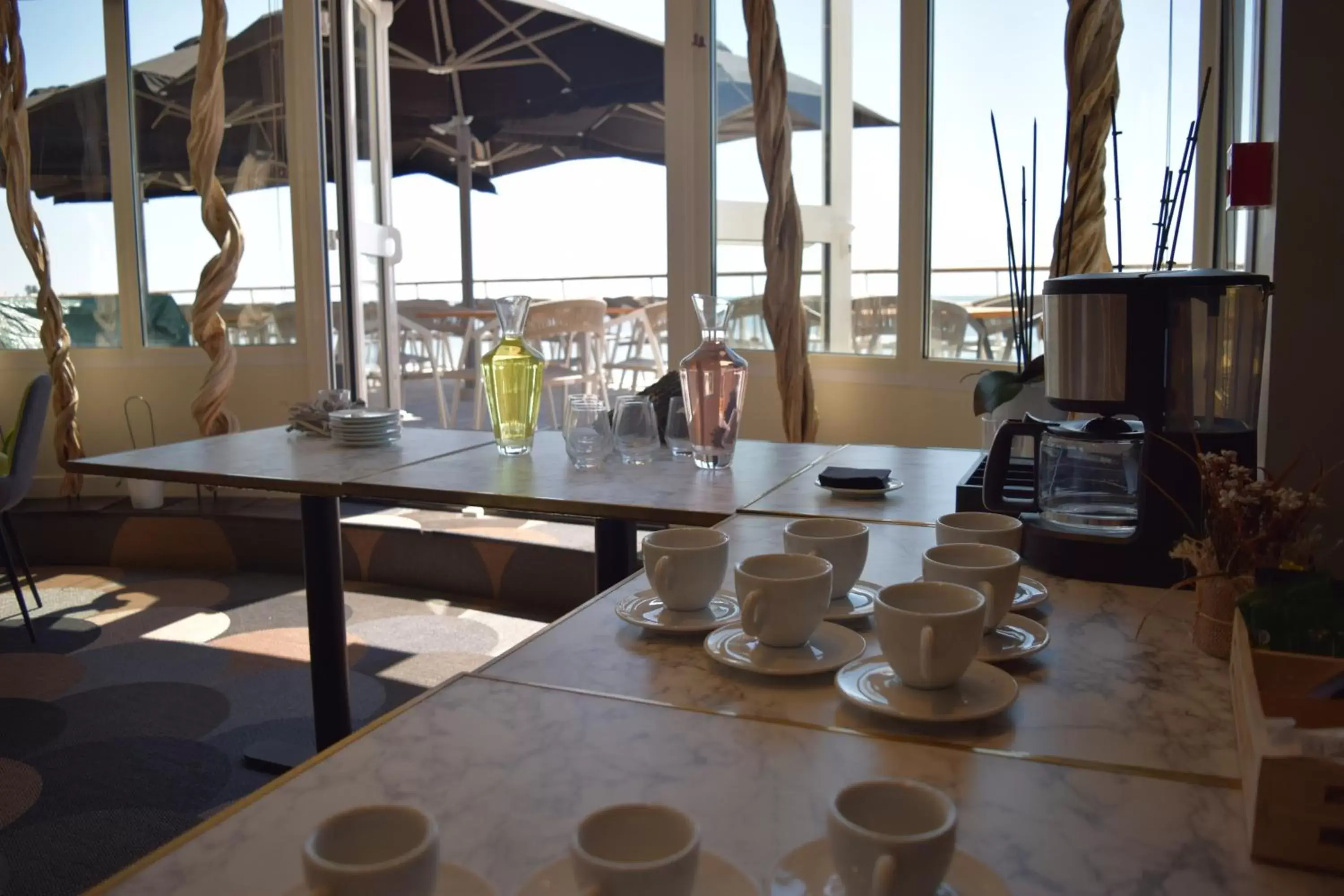 Balcony/Terrace, Restaurant/Places to Eat in Les Sables Blancs