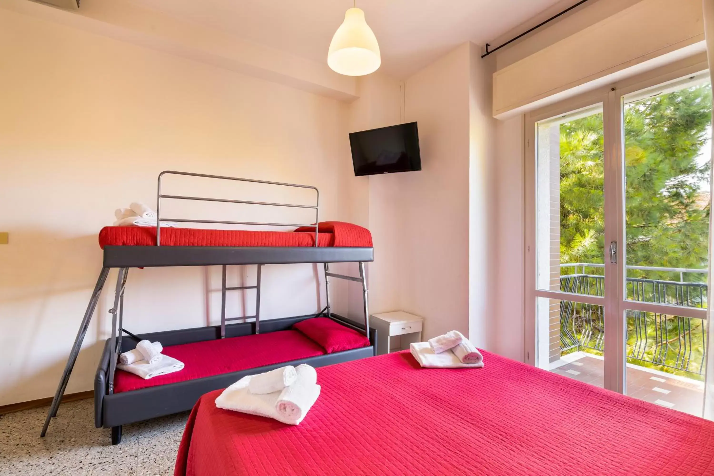 Bunk Bed in Hotel Ausonia