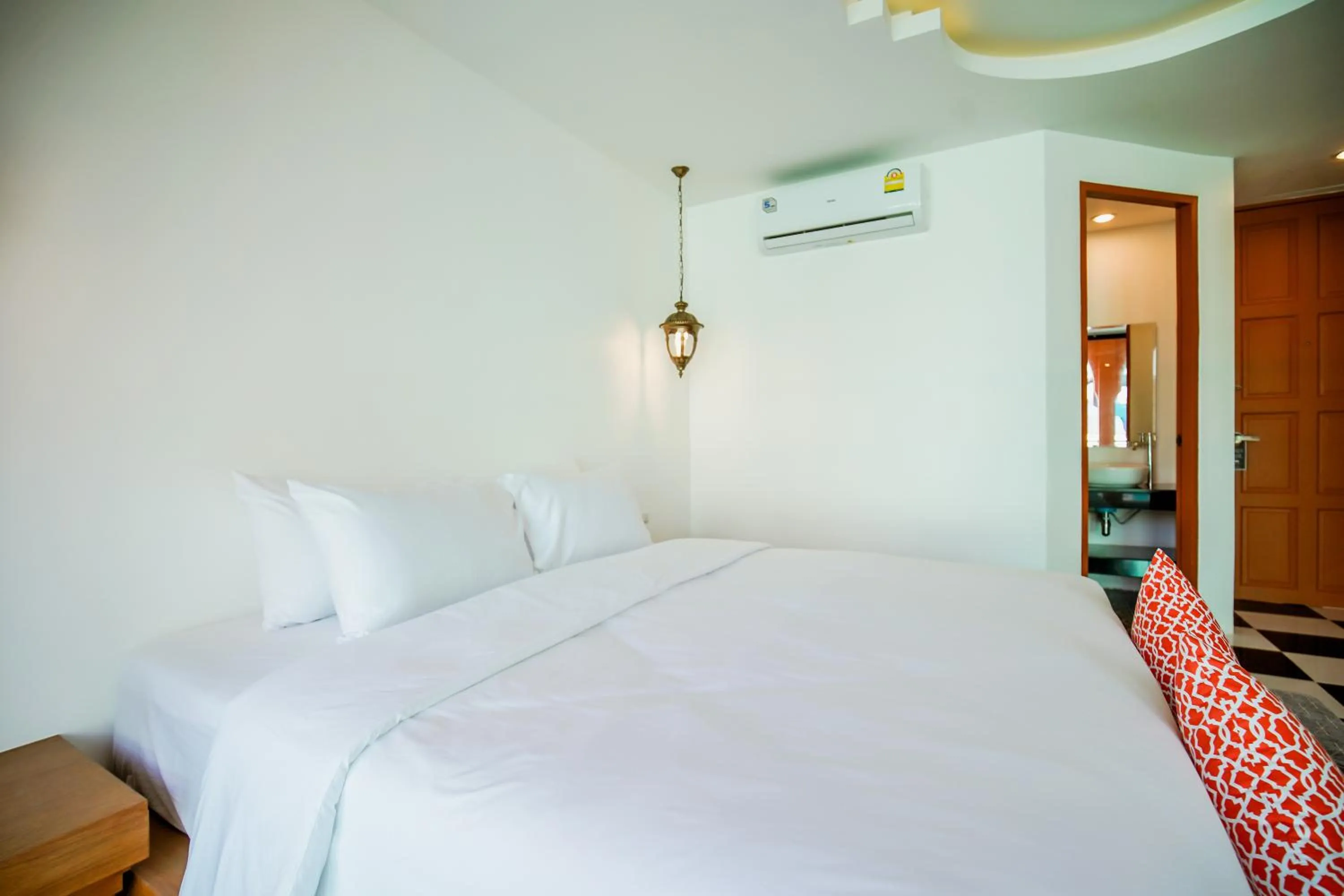 Bed in Khaleej Mass Hotel Patong