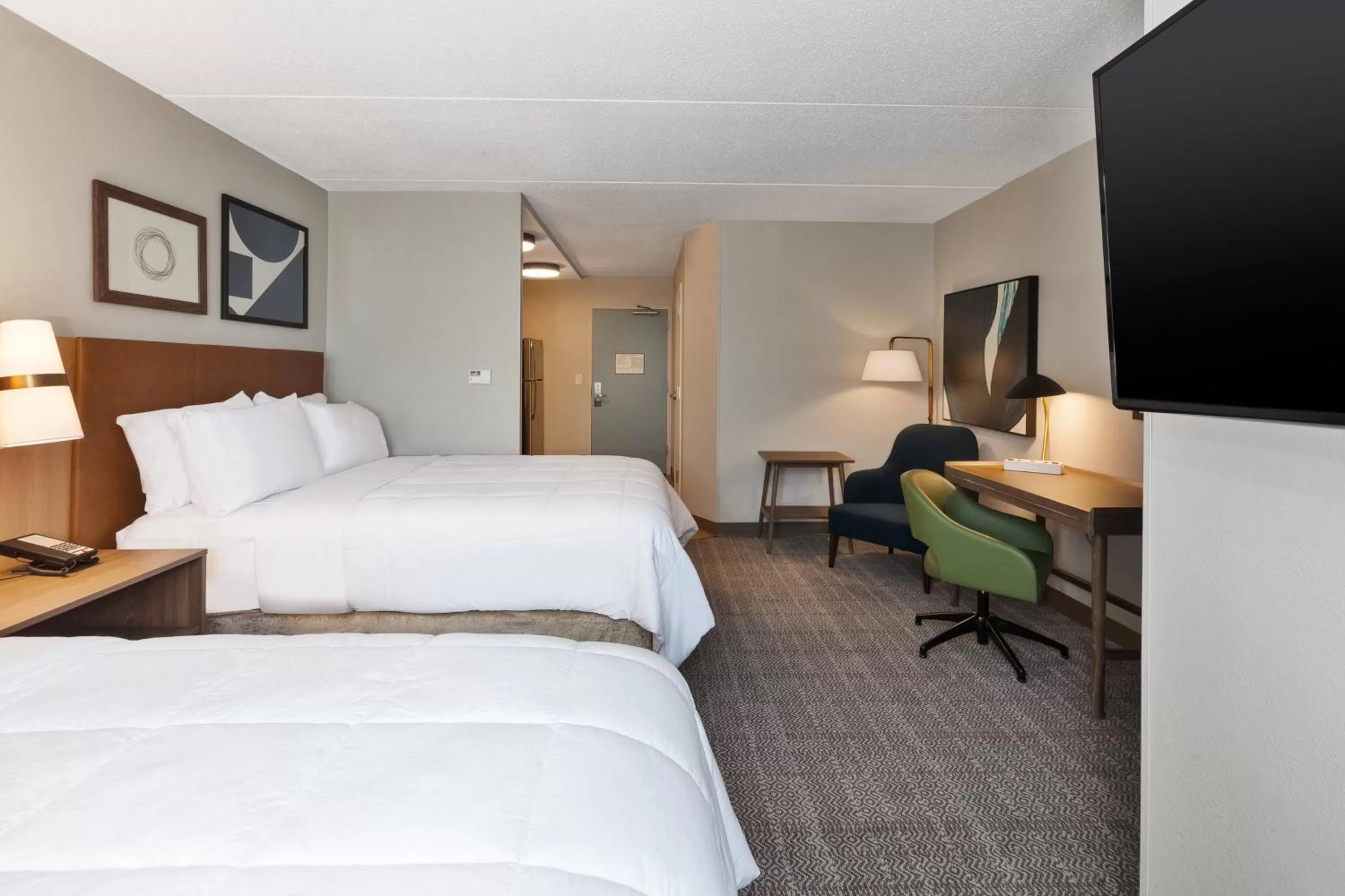 Photo of the whole room, Bed in Staybridge Suites Pittsburgh Airport by IHG