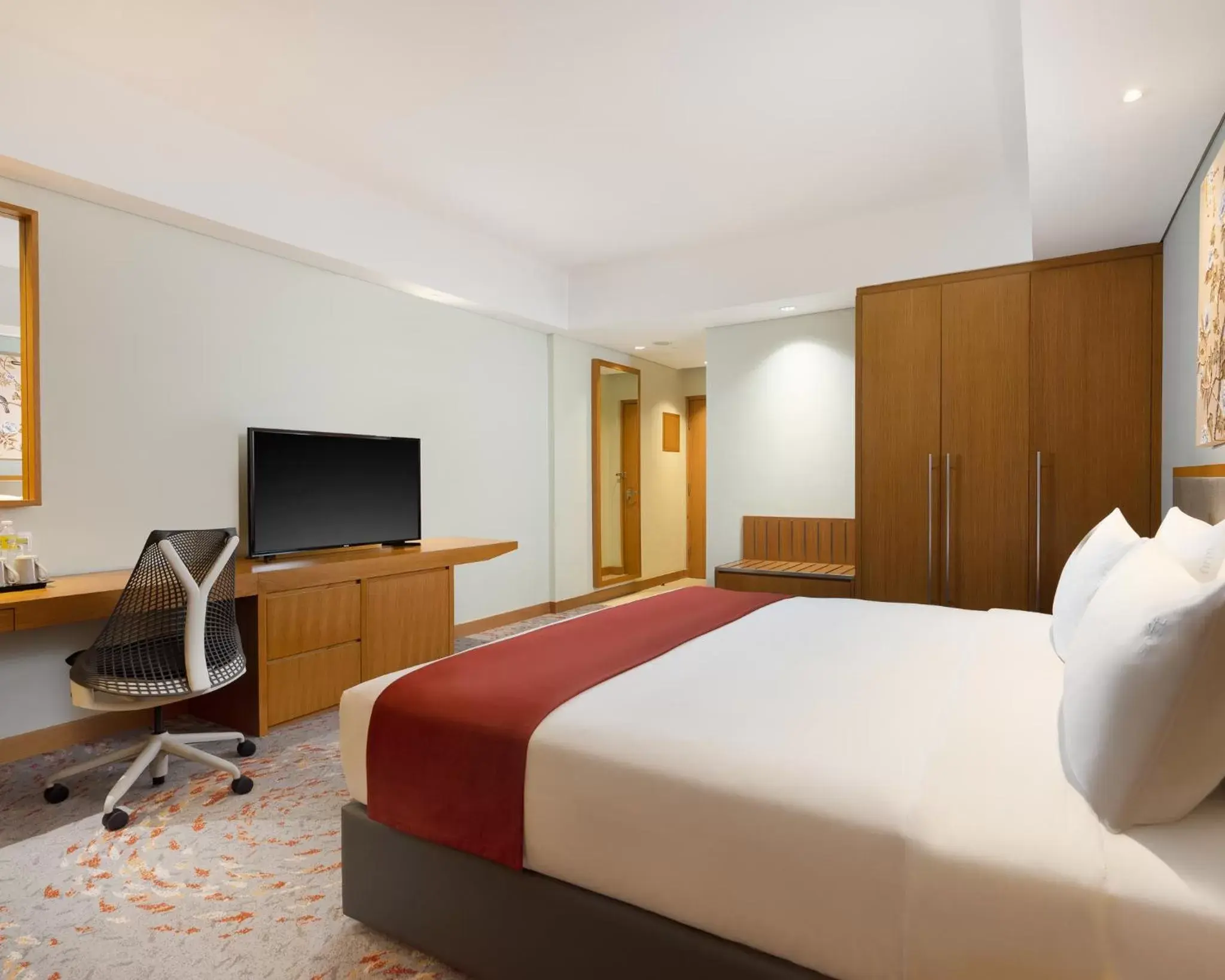 Standard King Room with City View - single occupancy in Holiday Inn & Suites Jakarta Gajah Mada by IHG Standard King Room with City View - single occupancy in Holiday Inn & Suites Jakarta Gajah Mada by IHG
