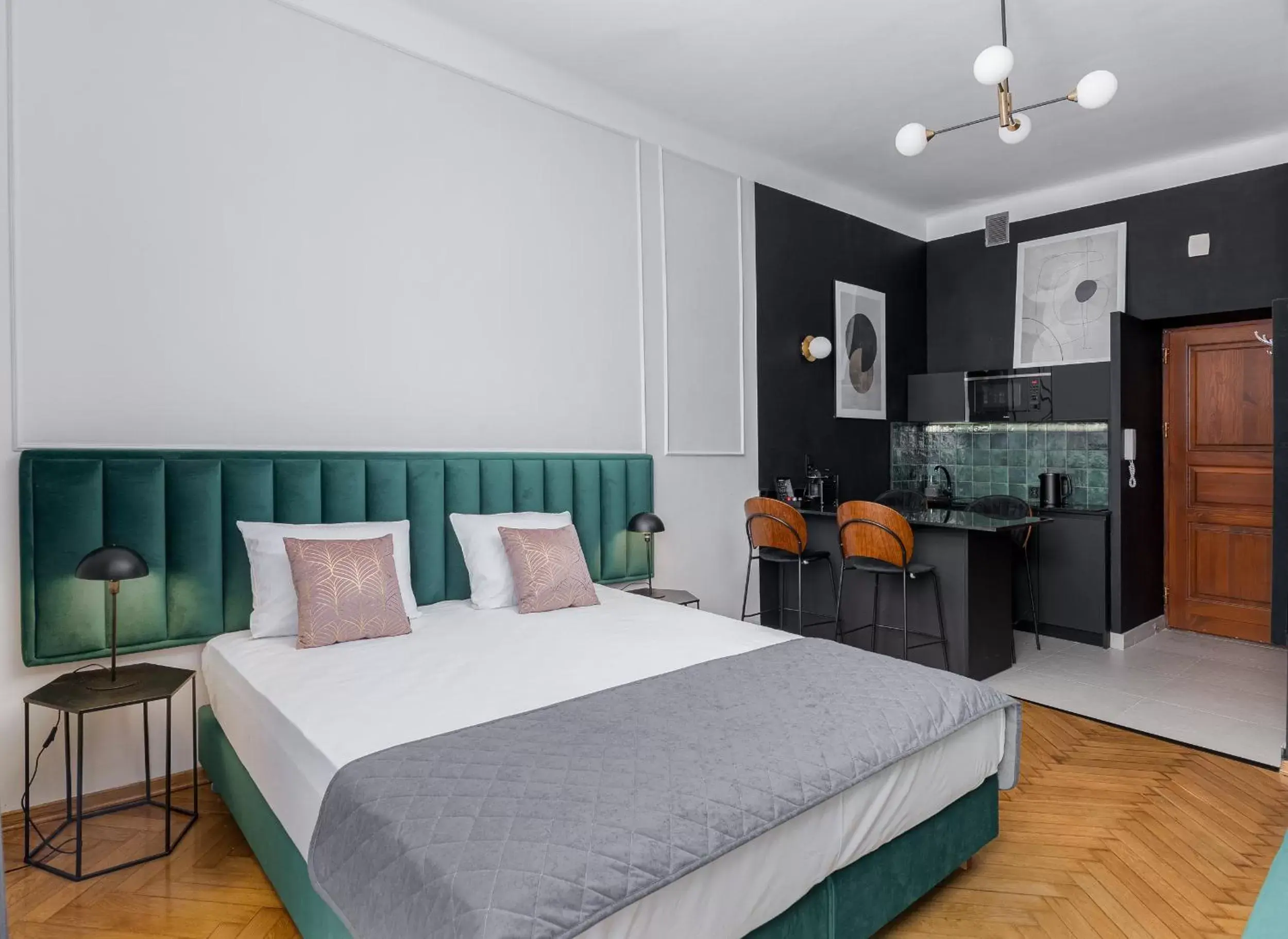 Premium Suite with Balcony and Old Town View – 30m2 in Wawel Boutique Residence - Krakow Old Town Premium Suite with Balcony and Old Town View – 30m2 in Wawel Boutique Residence - Krakow Old Town