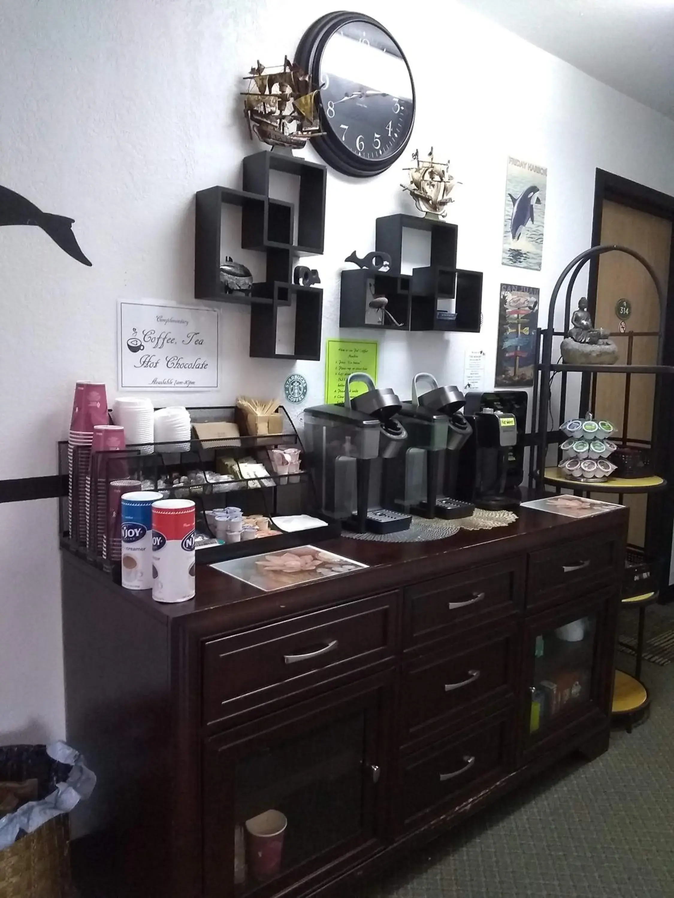 Coffee/tea facilities in The Orca Inn