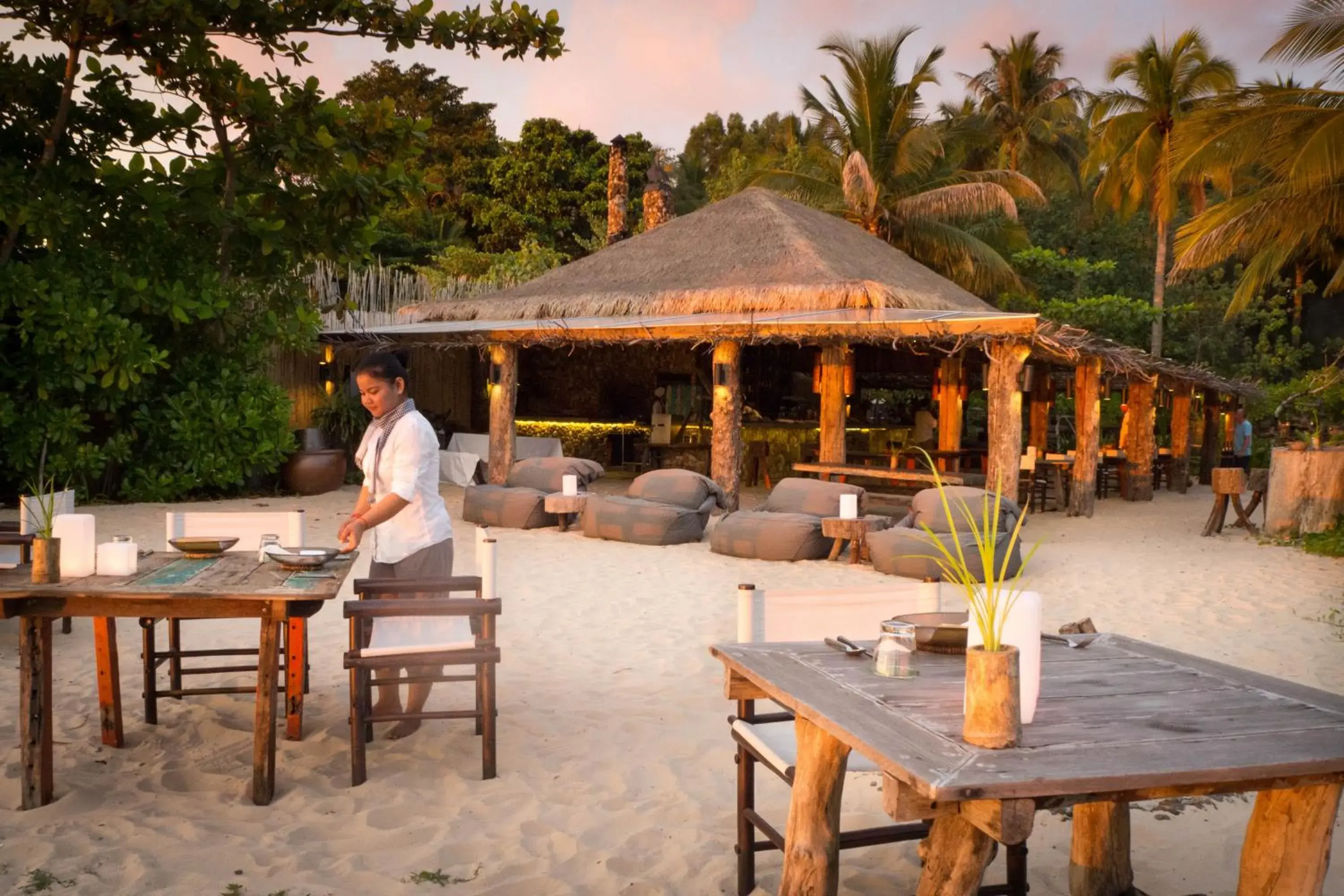 Restaurant/Places to Eat in Song Saa Private Island