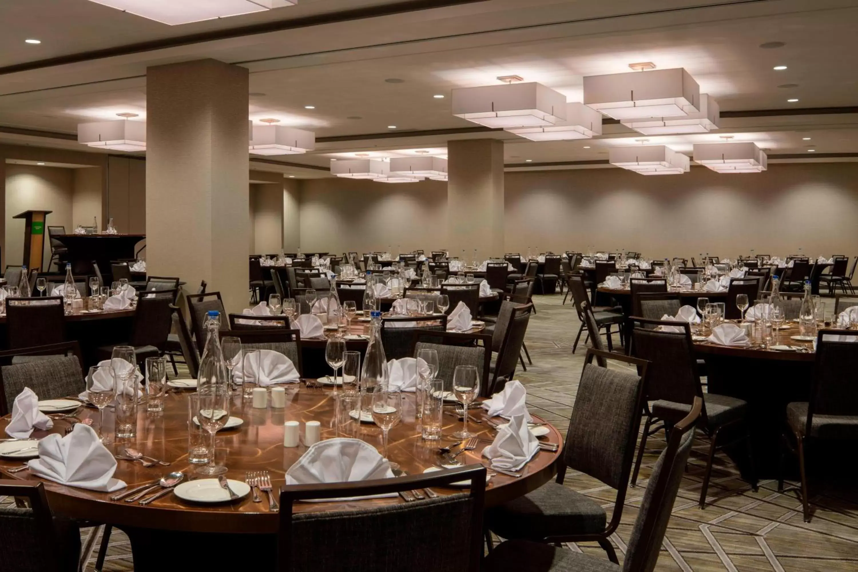 Meeting/conference room, Restaurant/Places to Eat in Courtyard by Marriott Prince George