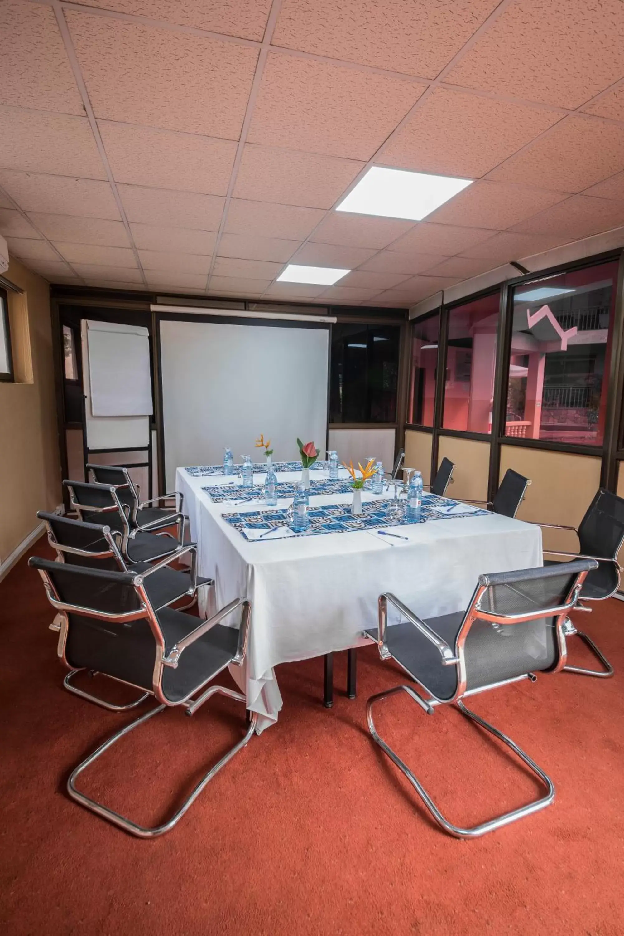 Business facilities in Dolphin Suites