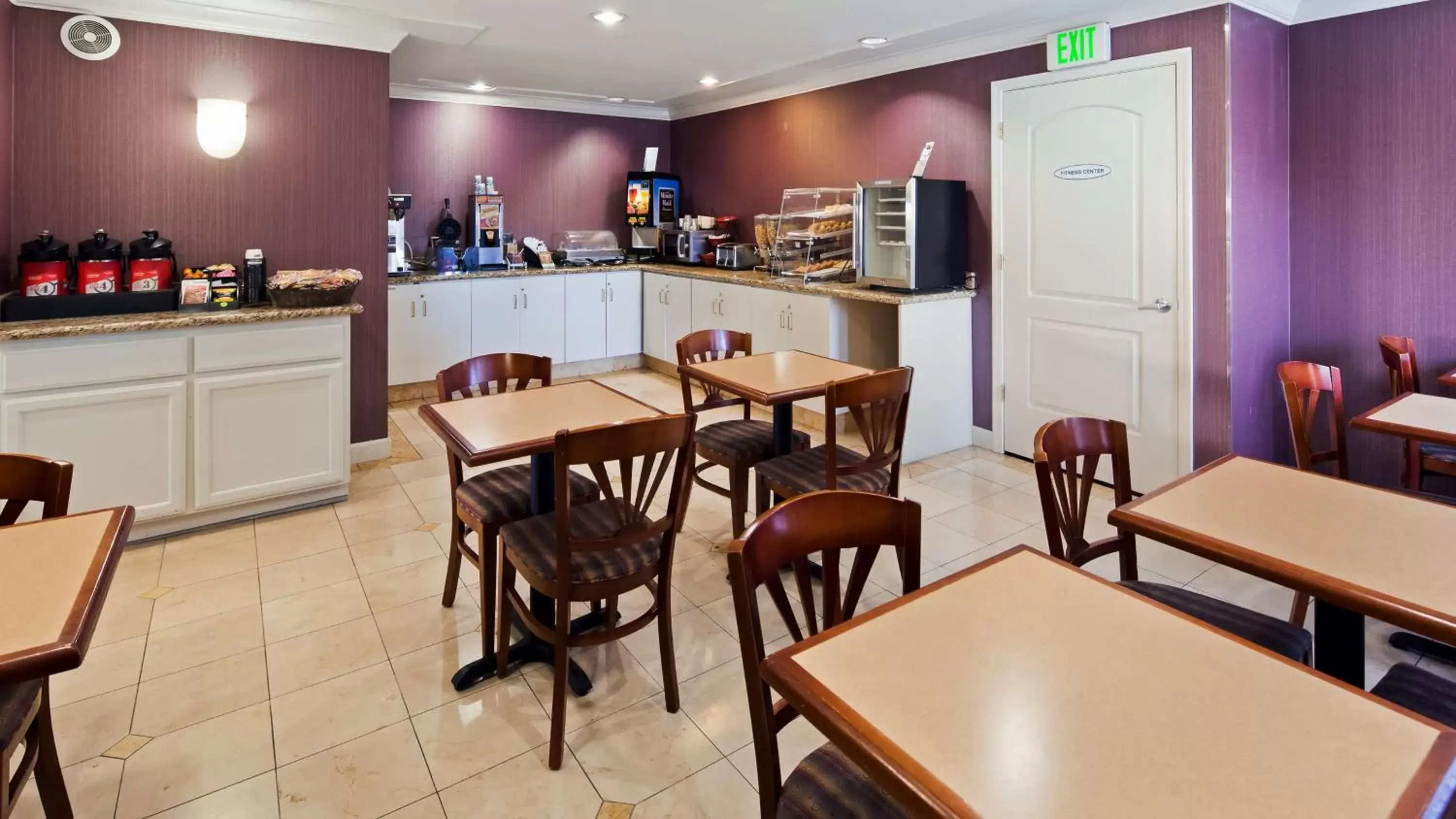 Restaurant/Places to Eat in Best Western Inn Santa Cruz