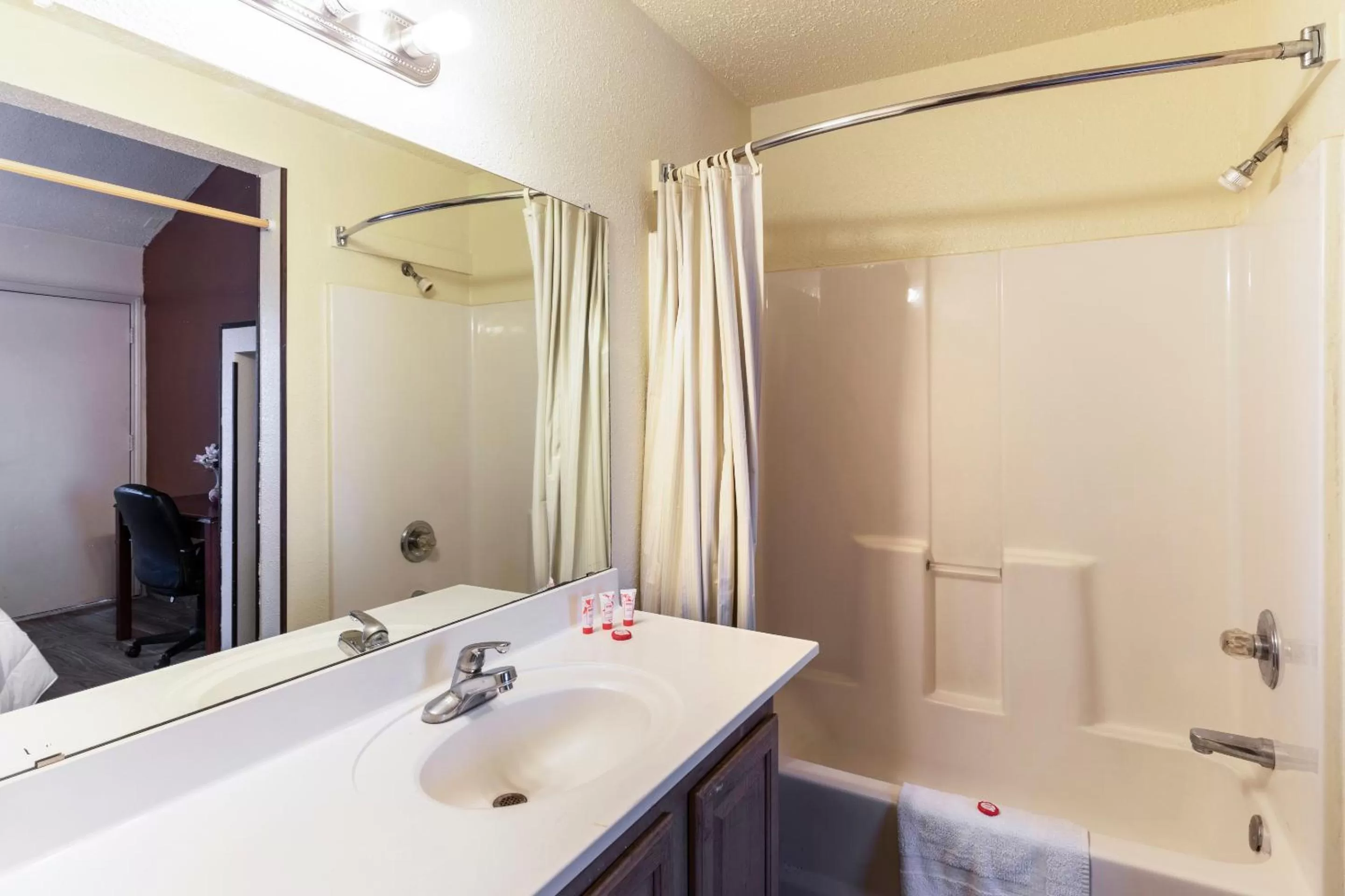 Area and facilities in OYO Hotel Decatur TX Hwy 287 Northwest