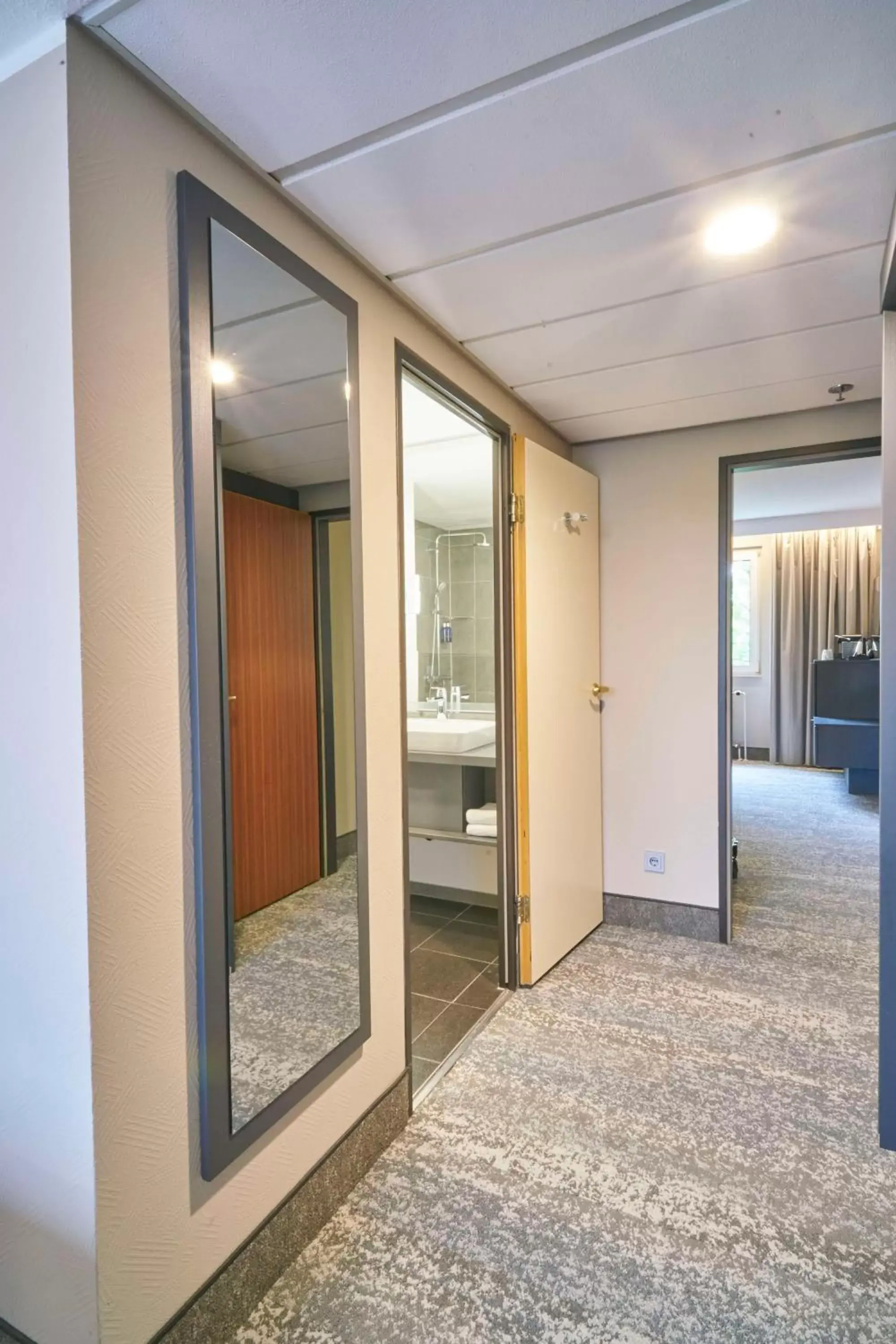 Photo of the whole room, Bathroom in Radisson Blu Hotel Dortmund