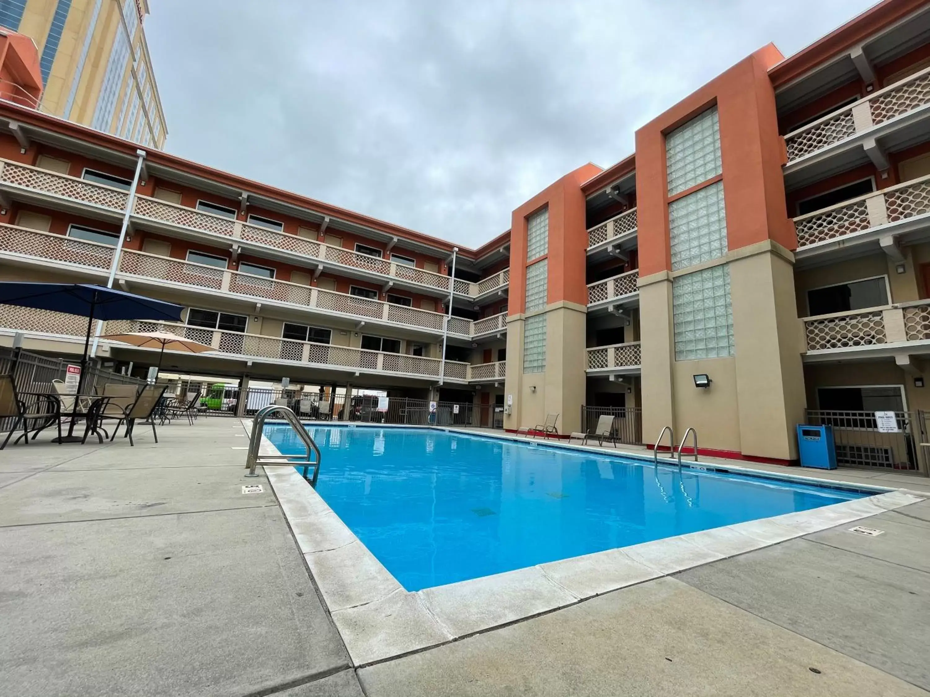 Swimming pool, Property Building in Clarion Inn Atlantic City