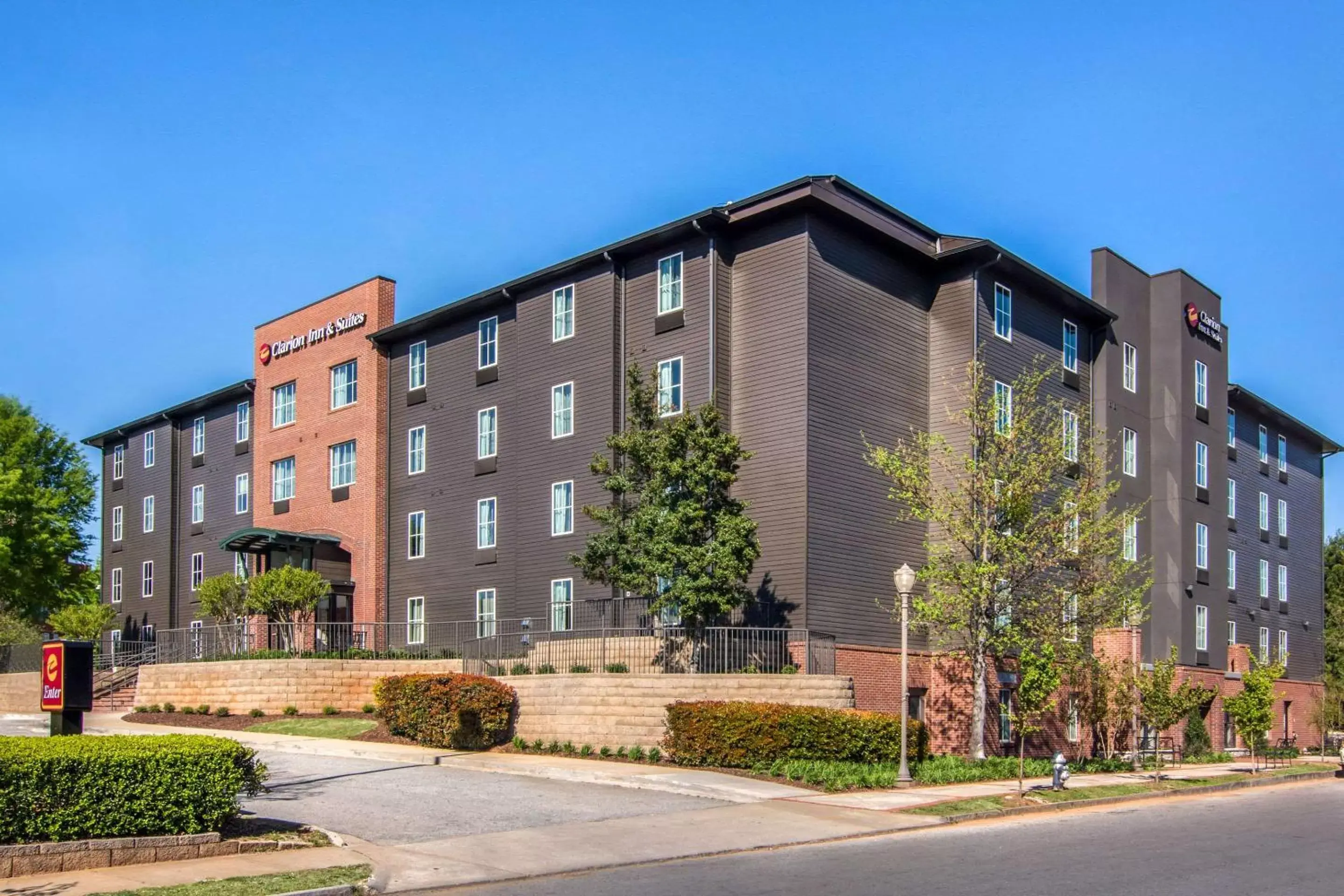 Property Building in Clarion Inn & Suites Atlanta Downtown